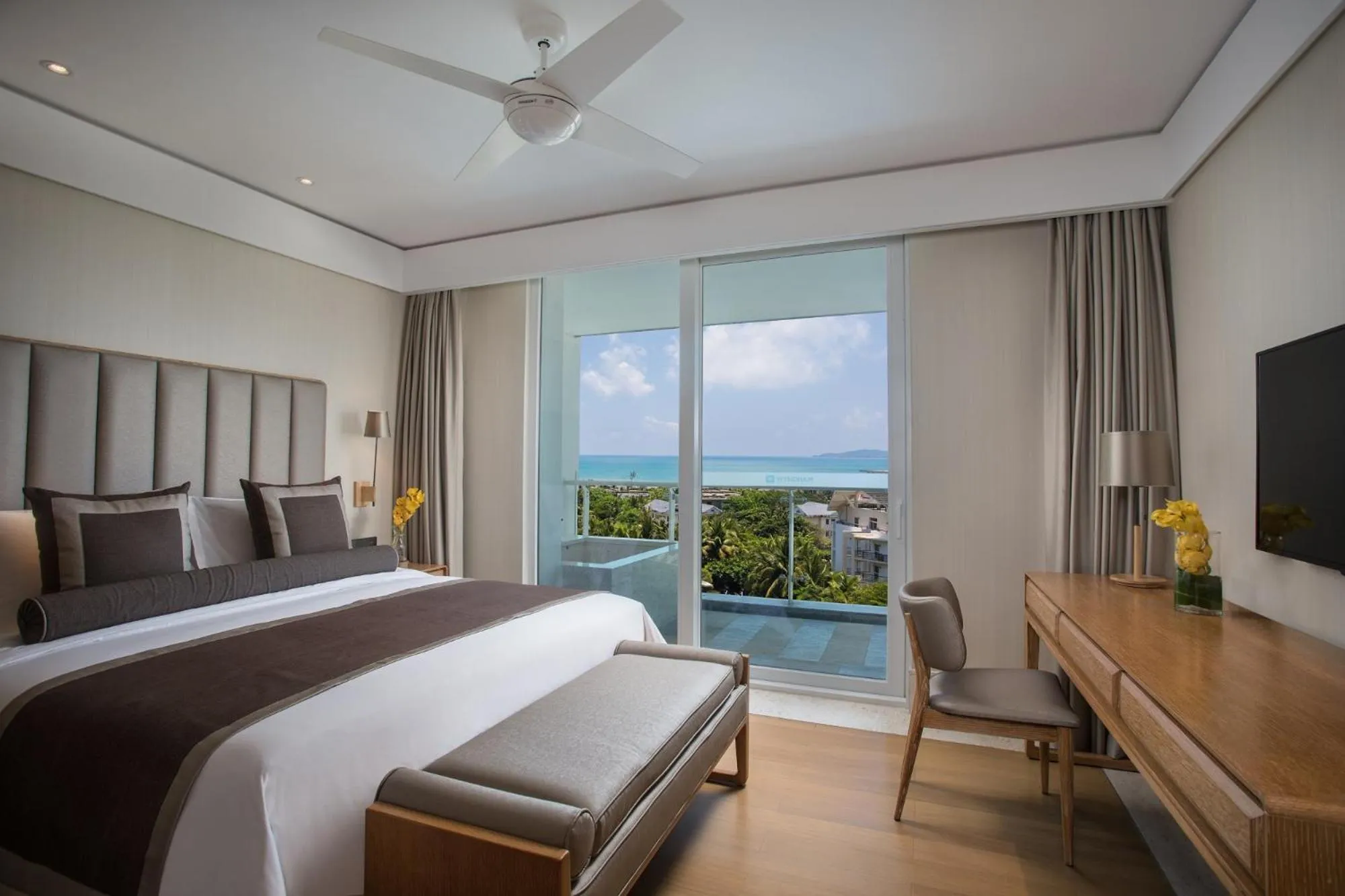 Photo of the whole room, Bed in Wyndham Sanya Bay