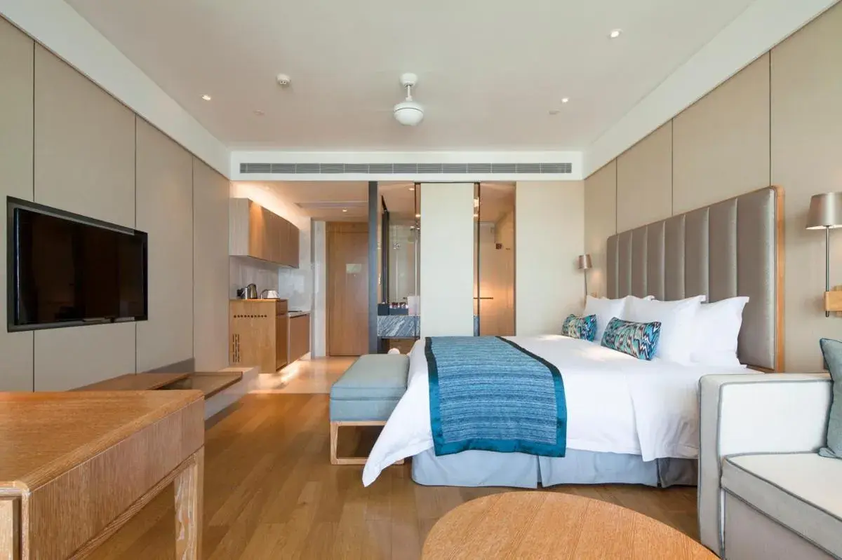 Deluxe King Room with Ocean View in Wyndham Sanya Bay Deluxe King Room with Ocean View in Wyndham Sanya Bay