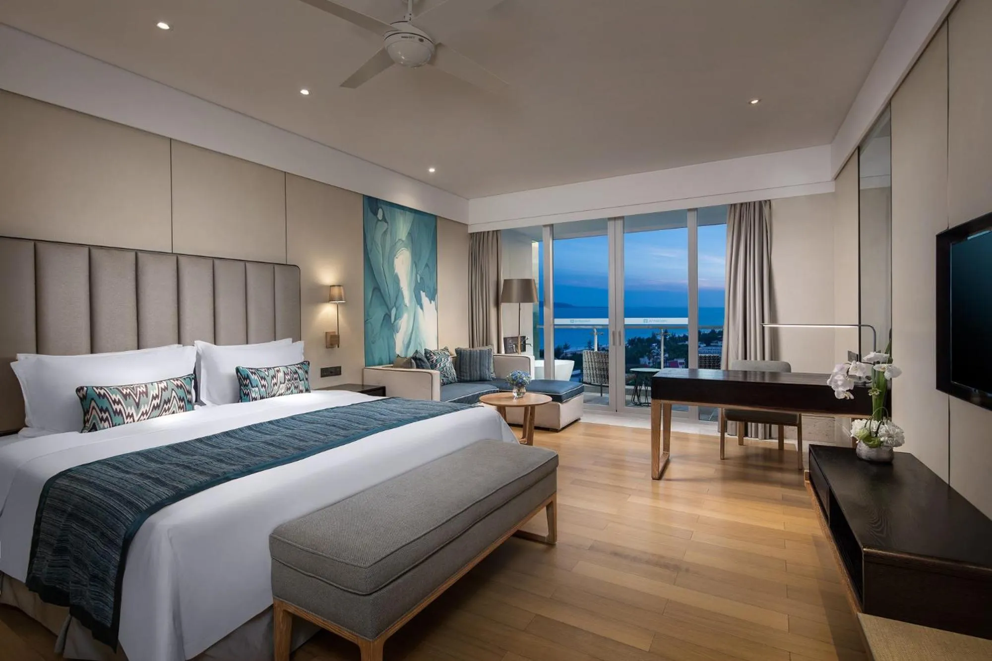 Bed in Wyndham Sanya Bay