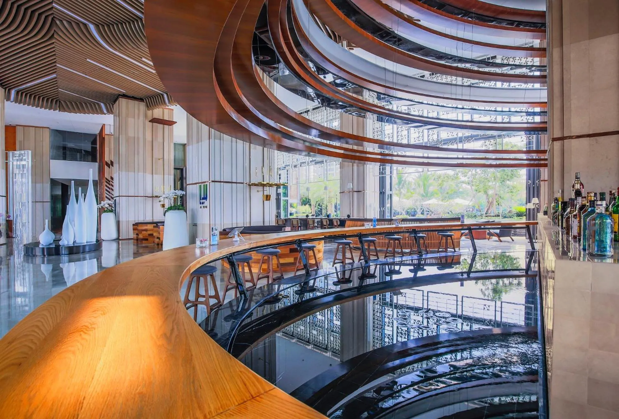 Lounge or bar in Wyndham Sanya Bay