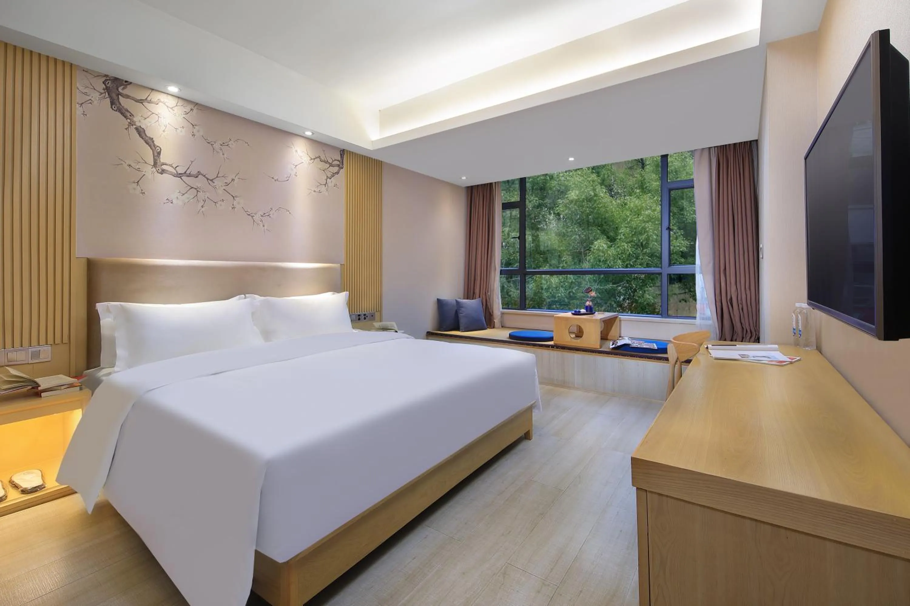 Photo of the whole room, Bed in Wing Hotel Guilin- Pedestrian Street