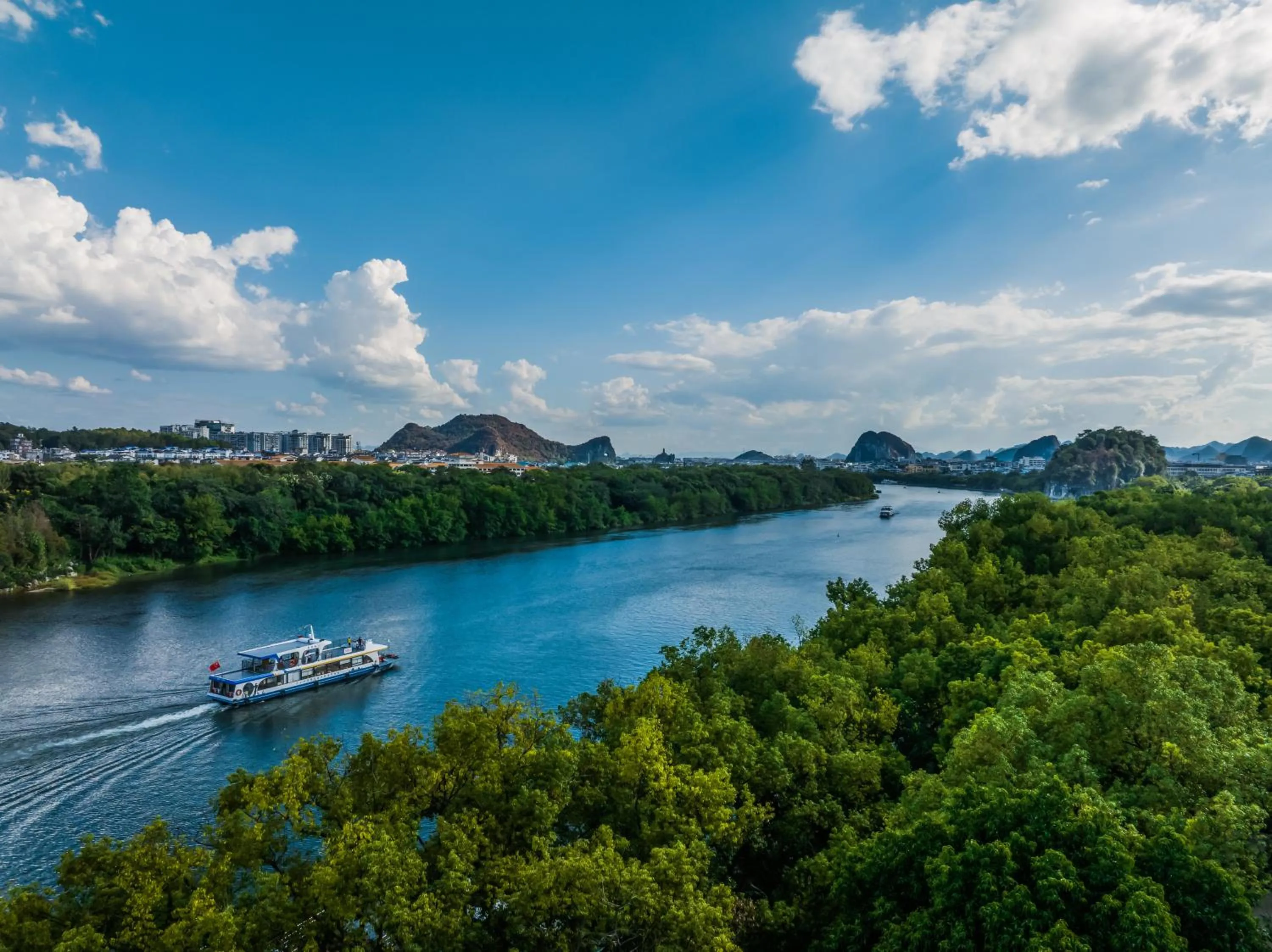 River view in Wing Hotel Guilin- Pedestrian Street