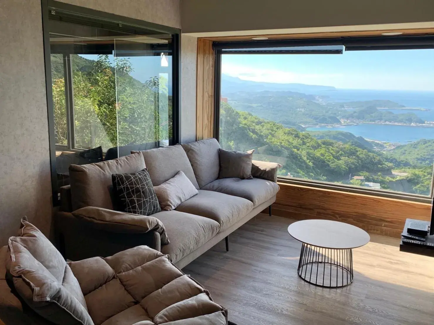 Junior Suite with Ocean View in Something Easy Inn Junior Suite with Ocean View in Something Easy Inn