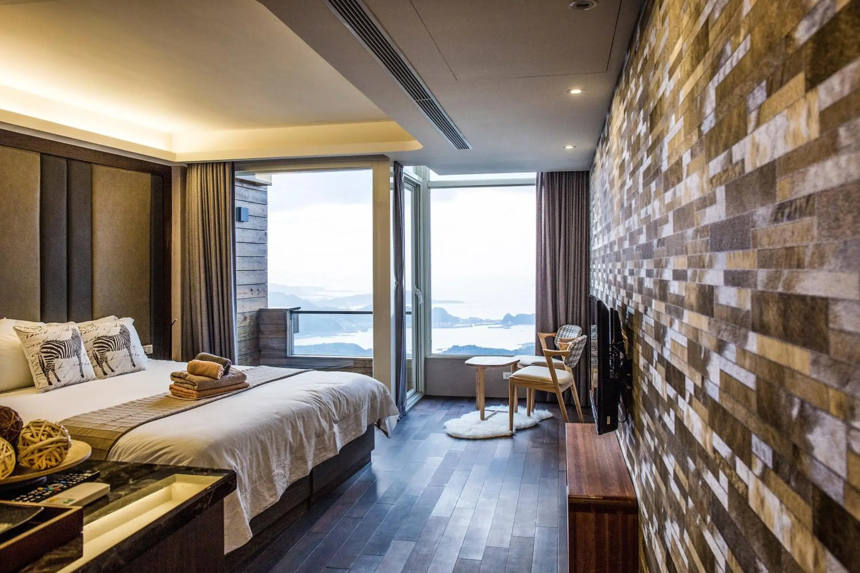 Deluxe Double Room with Balcony in Something Easy Inn Deluxe Double Room with Balcony in Something Easy Inn