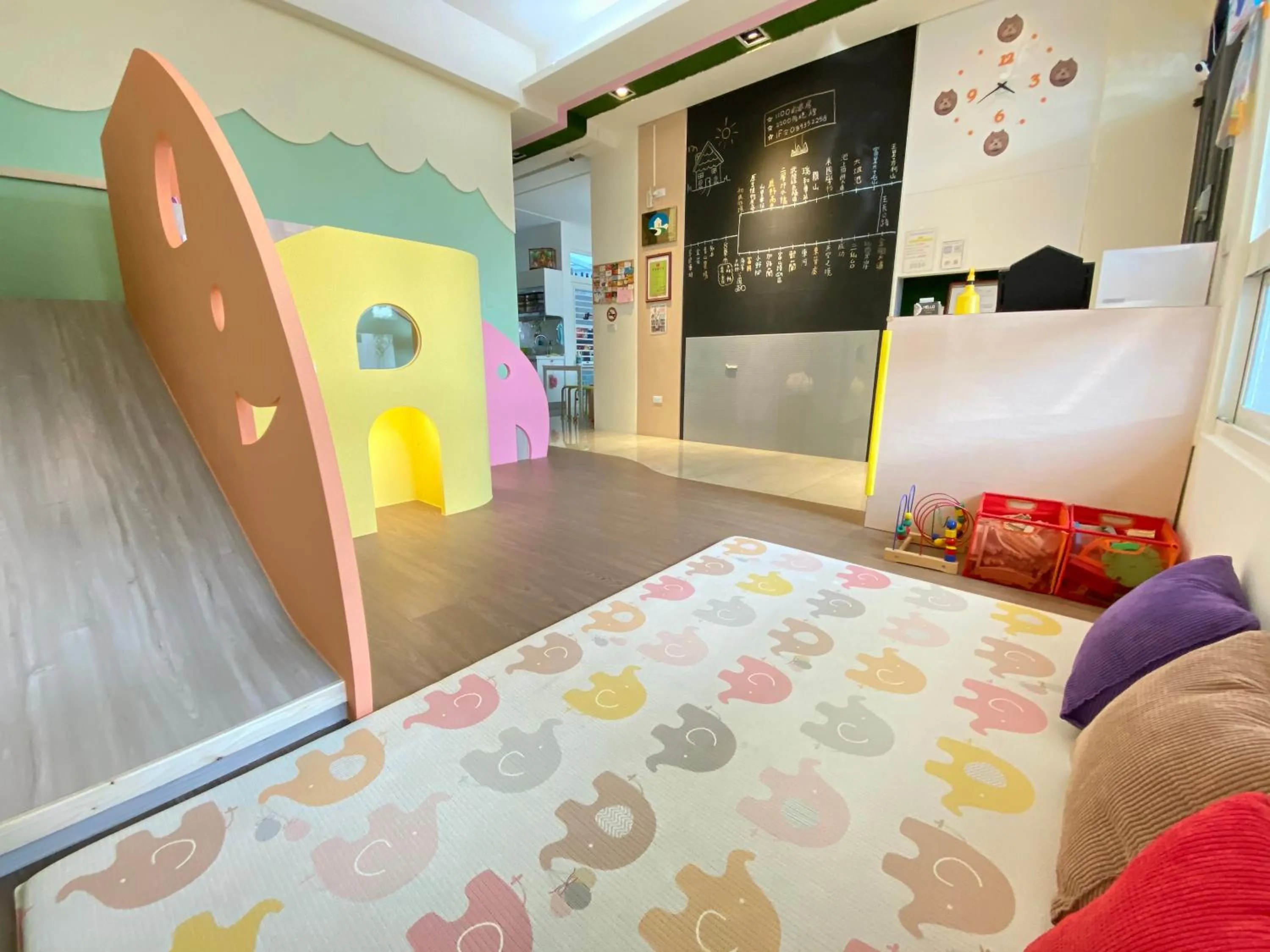 Living room, Bed in Shiangshiang Forest Hotel