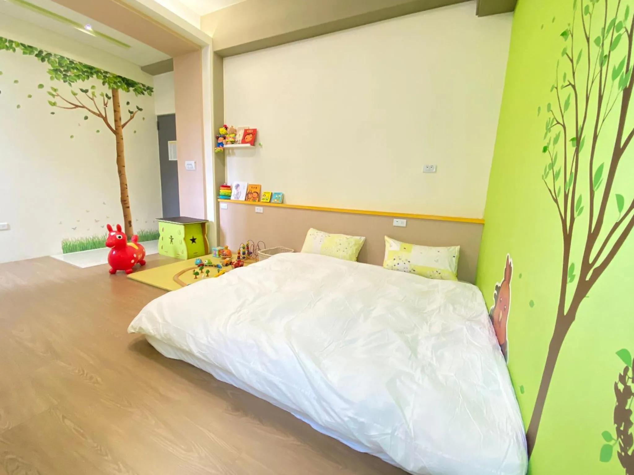 Photo of the whole room, Bed in Shiangshiang Forest Hotel