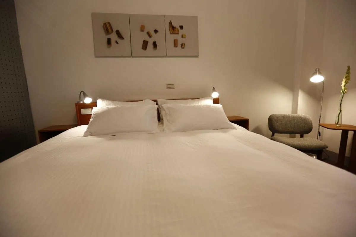 Bed in Howcome spots homestay