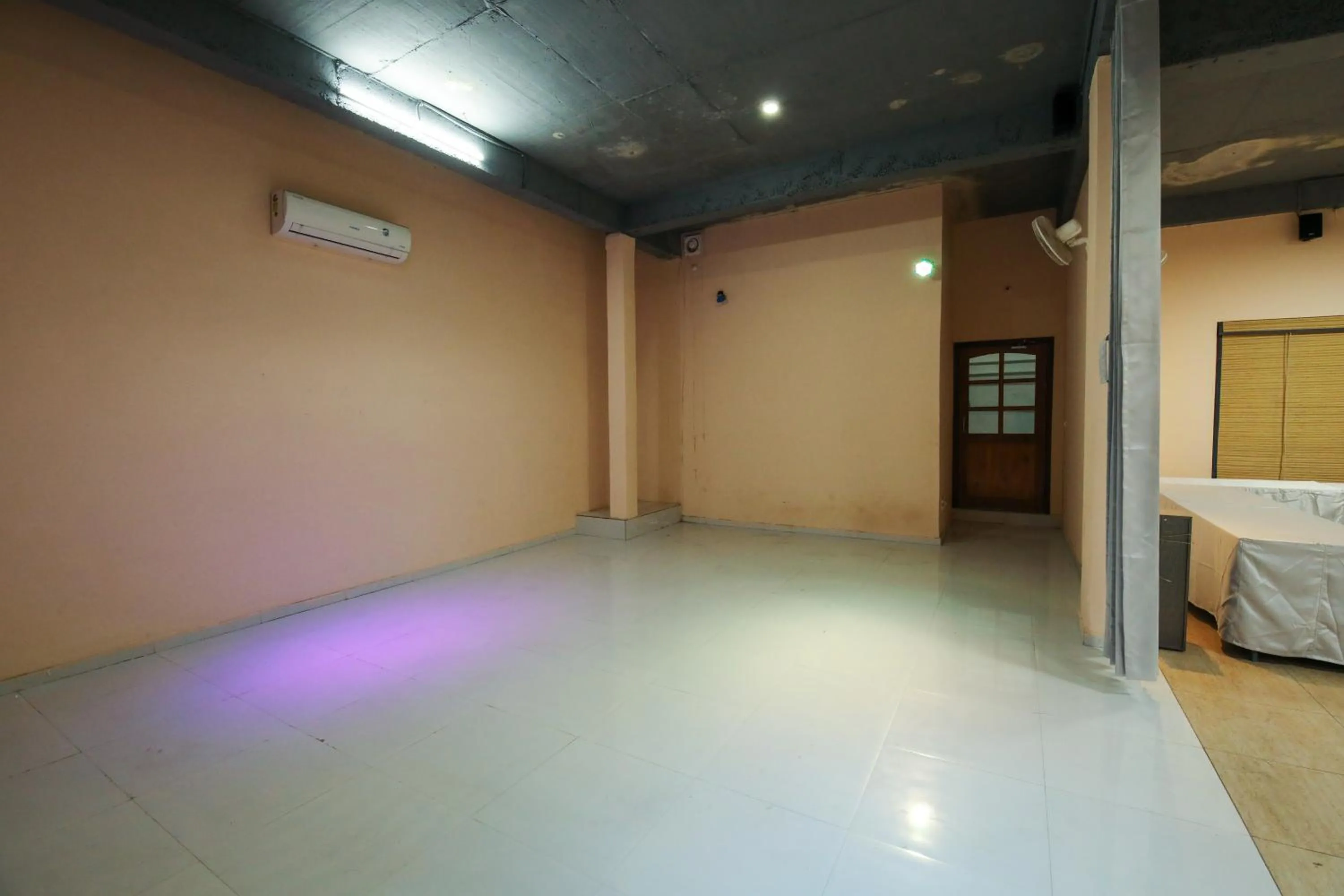 Entertainment, Bed in LaTigre Resort