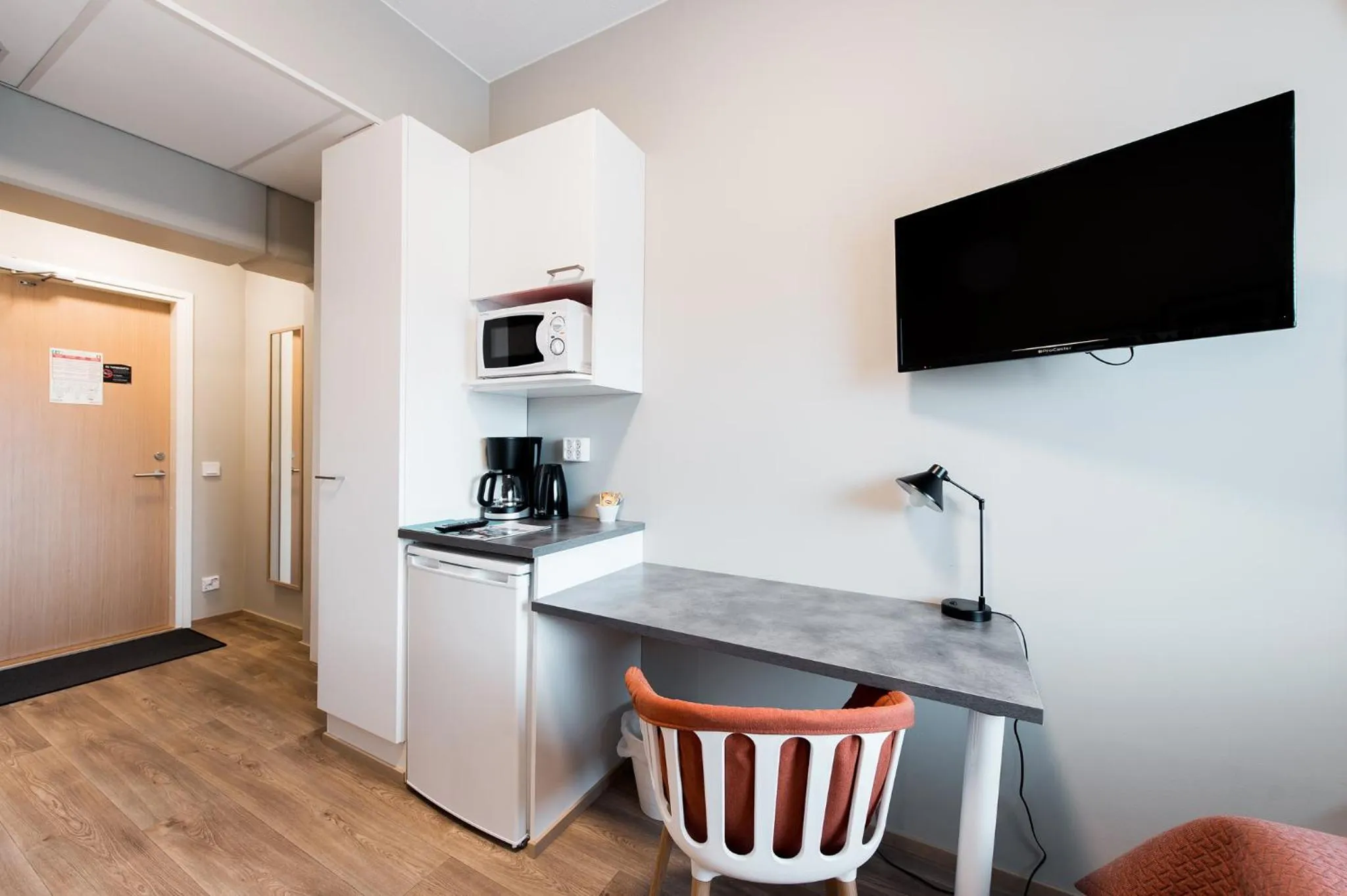 TV and multimedia in Forenom Aparthotel Espoo Leppävaara