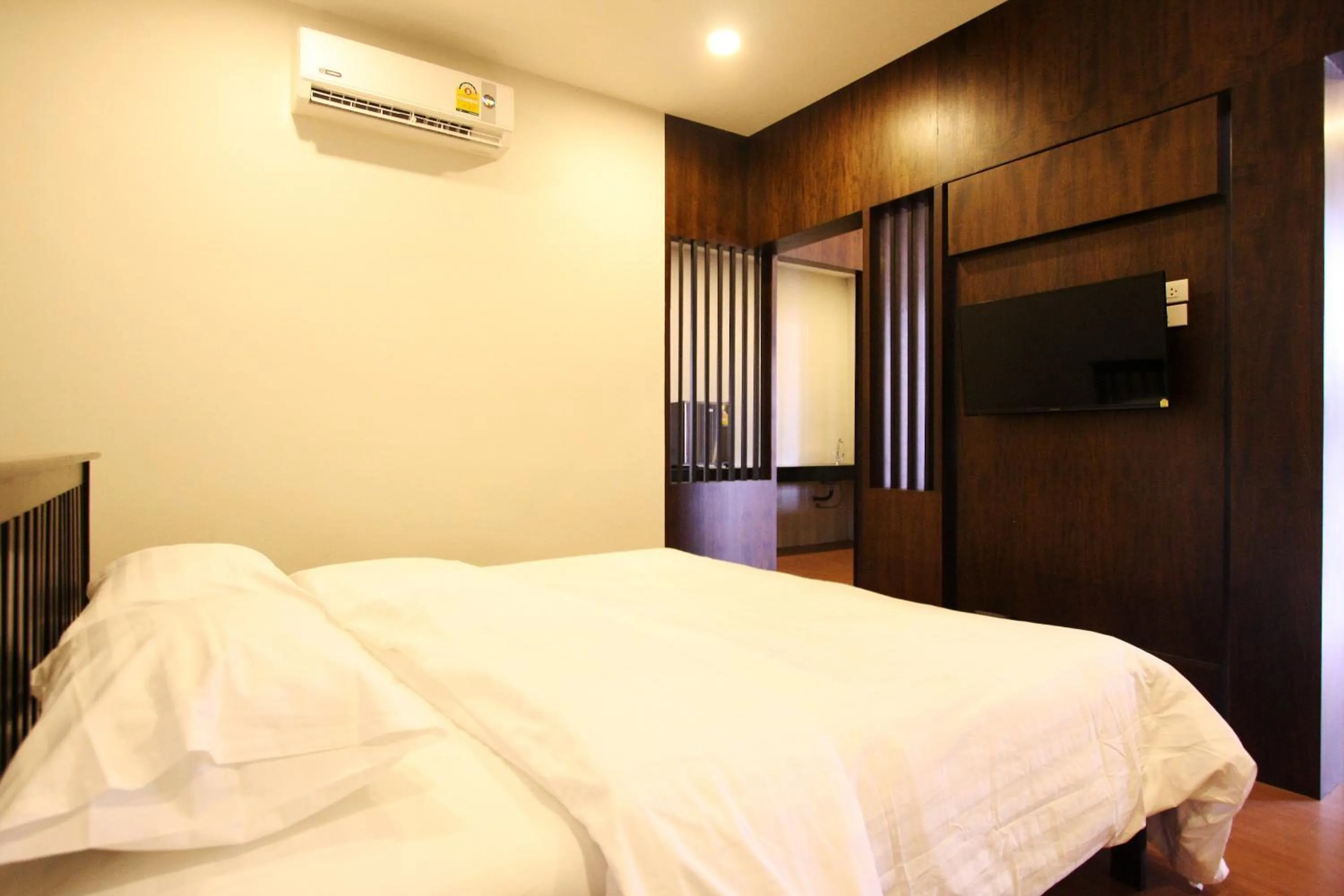 Photo of the whole room, Bed in Rongsang Resort