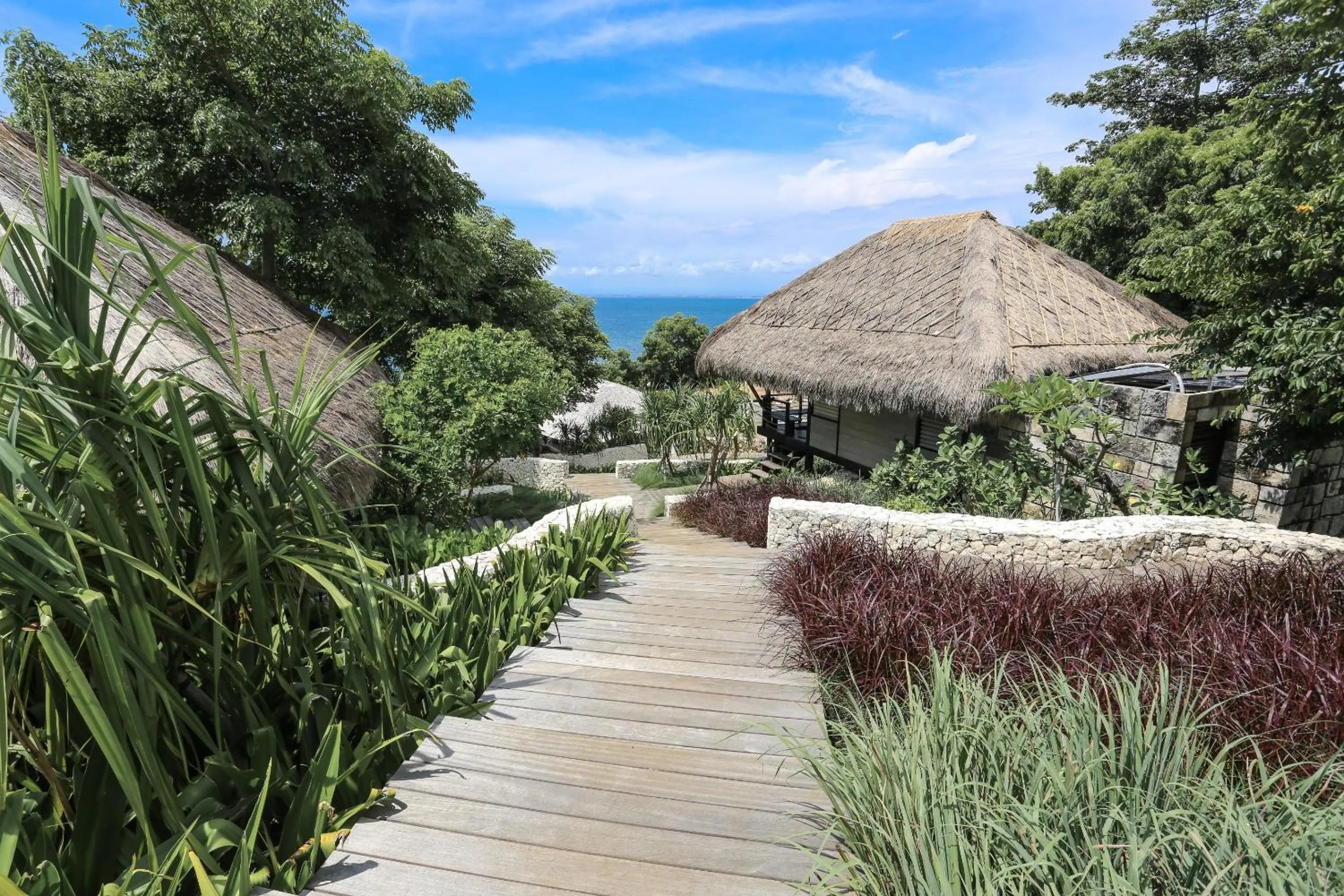 Area and facilities in Suarga Padang Padang