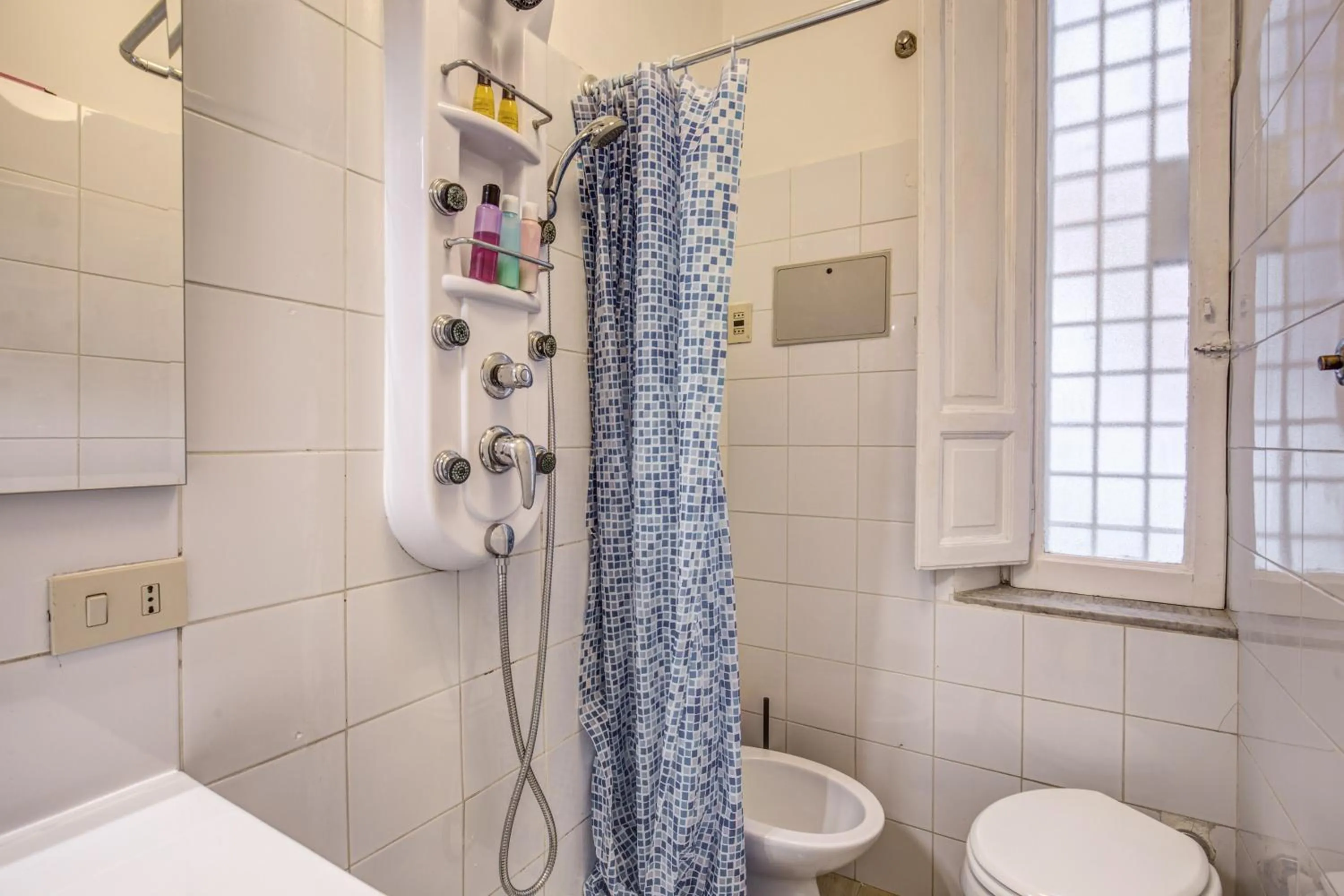 Bathroom in M&L Apartment - Caracalla Holiday