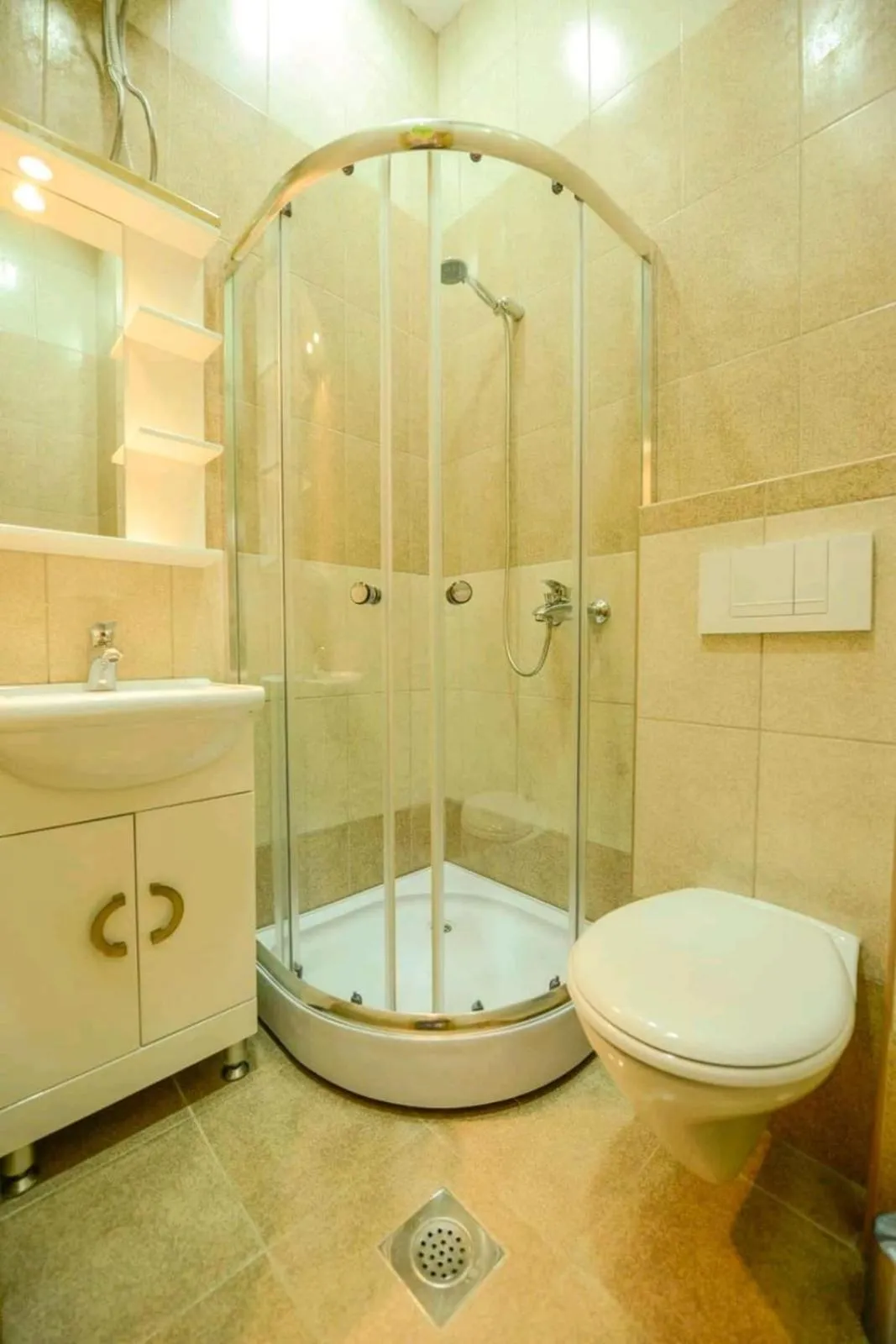 Shower in Residence Prime Luxury