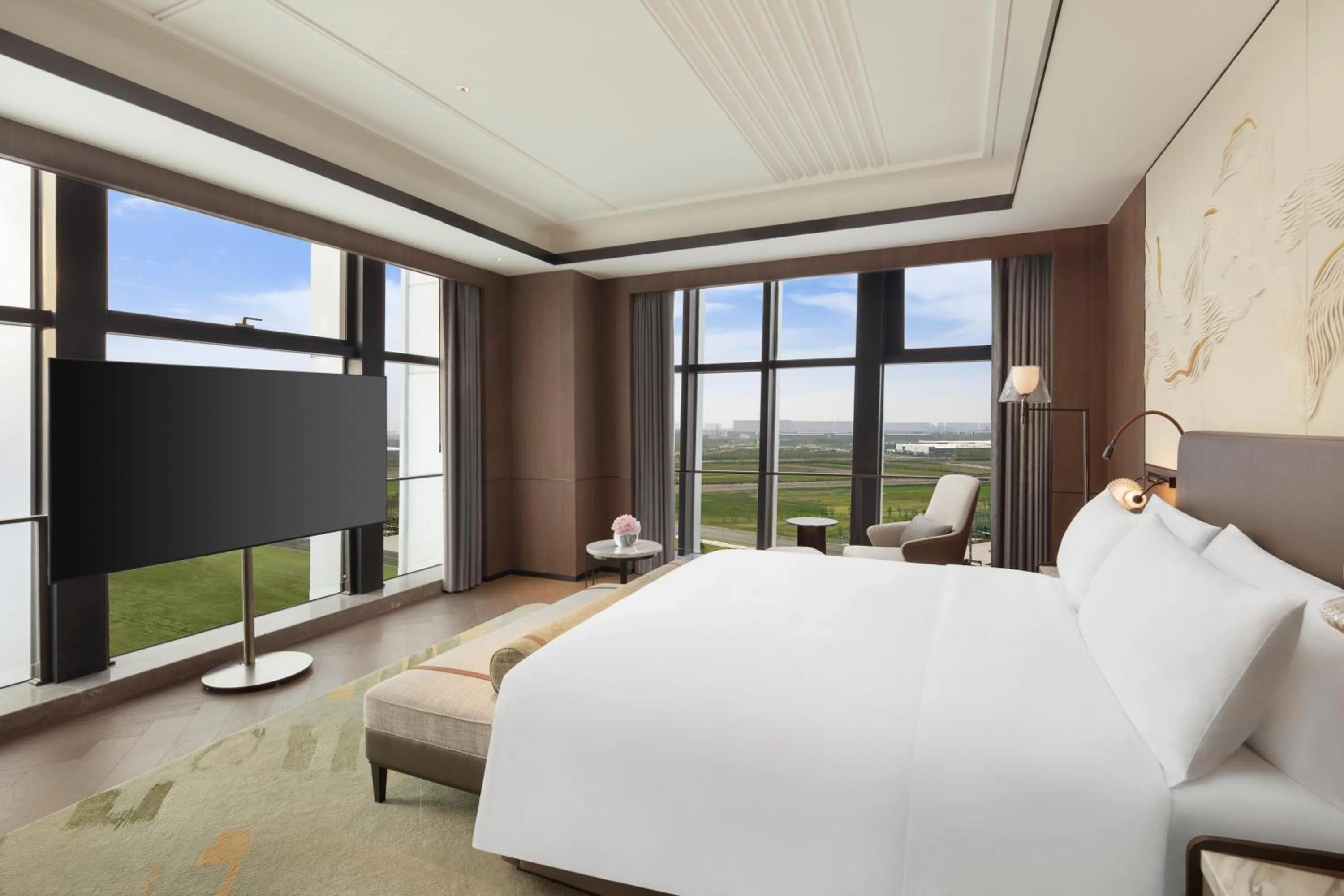 Bed in Doubletree By Hilton Zhengzhou Airport Aerotropolis
