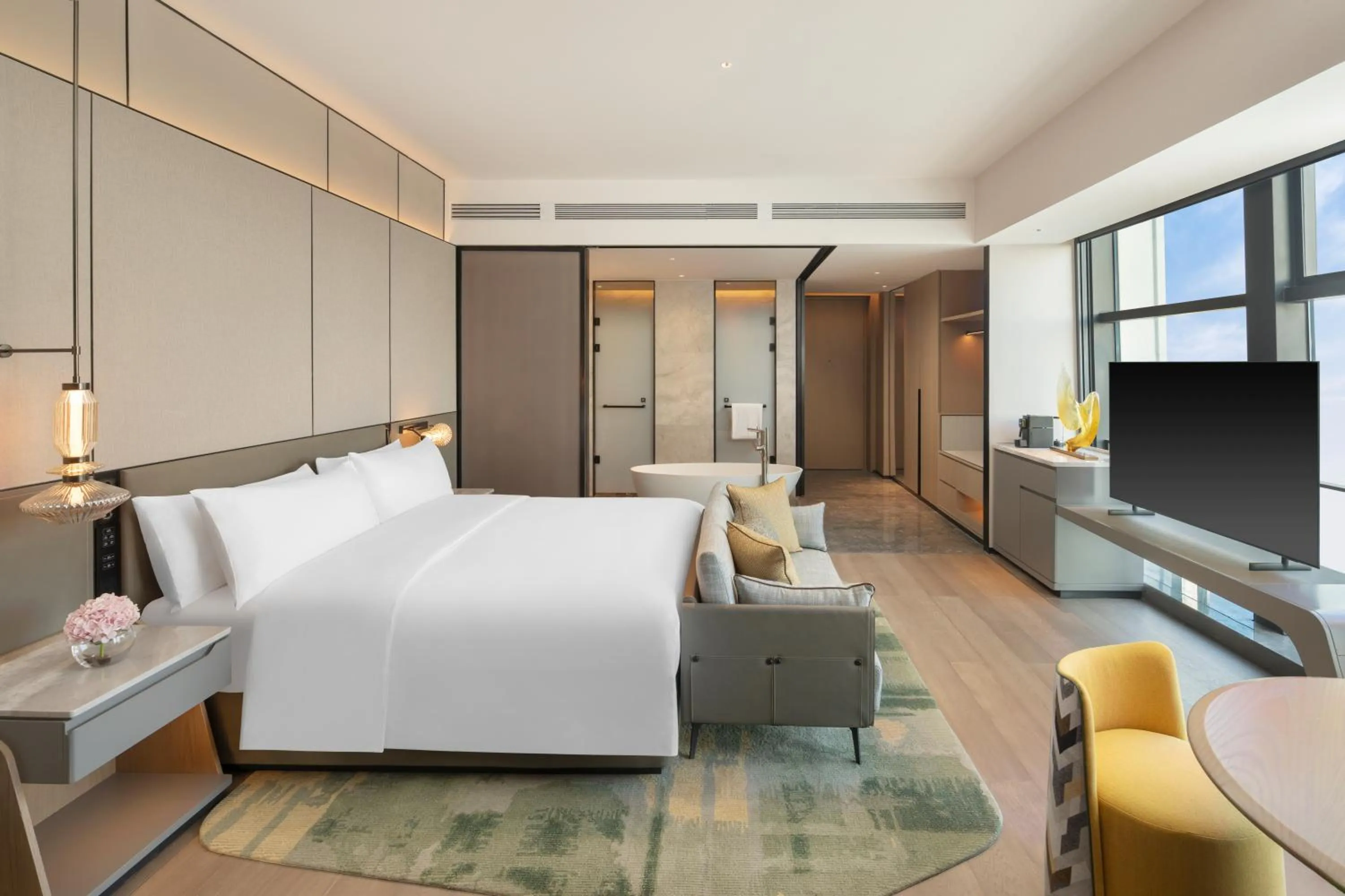 Bed in Doubletree By Hilton Zhengzhou Airport Aerotropolis