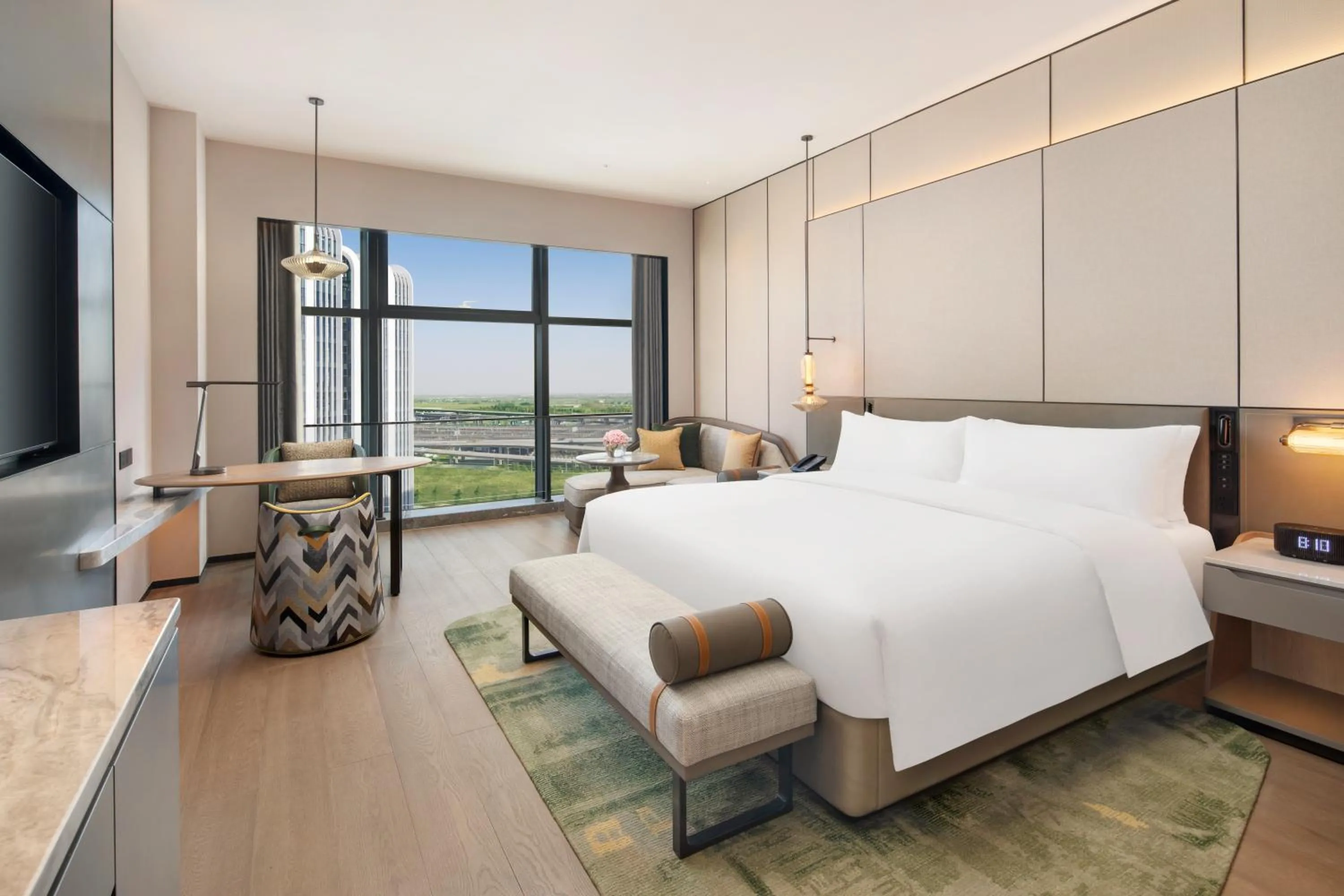 Bed in Doubletree By Hilton Zhengzhou Airport Aerotropolis
