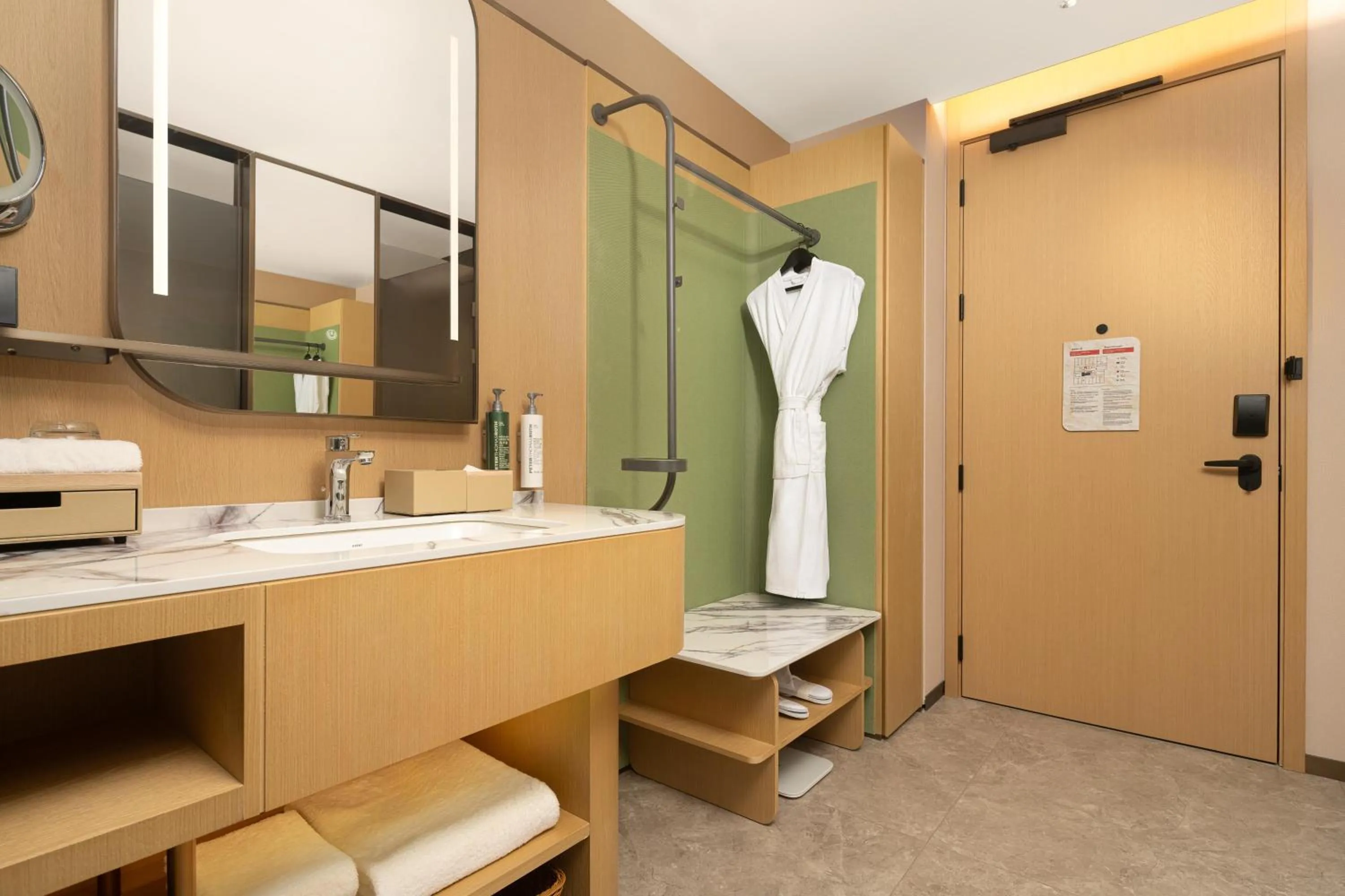 Bathroom in Hilton Garden Inn Hangzhou Fuyang Fuchun