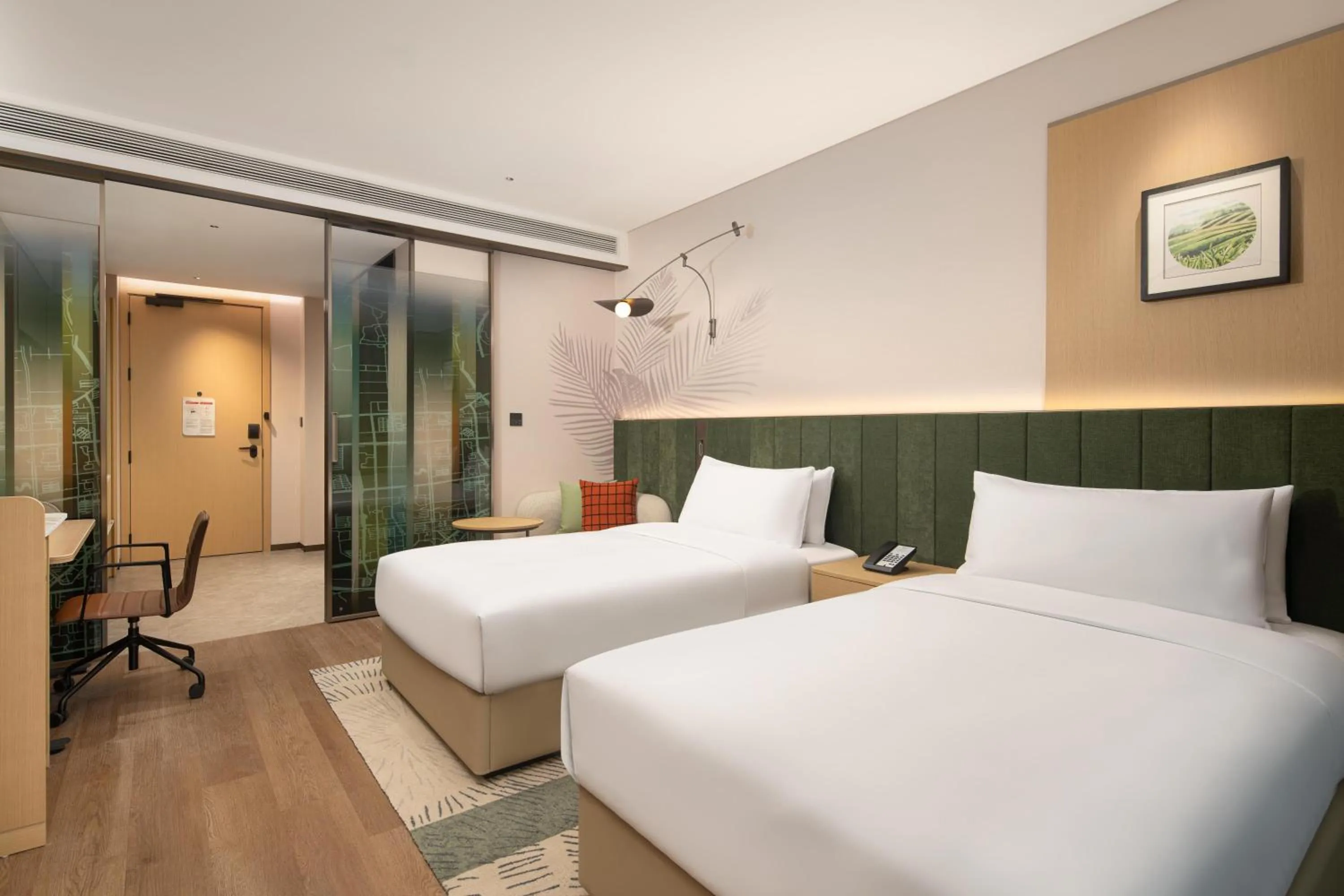 Bed in Hilton Garden Inn Hangzhou Fuyang Fuchun