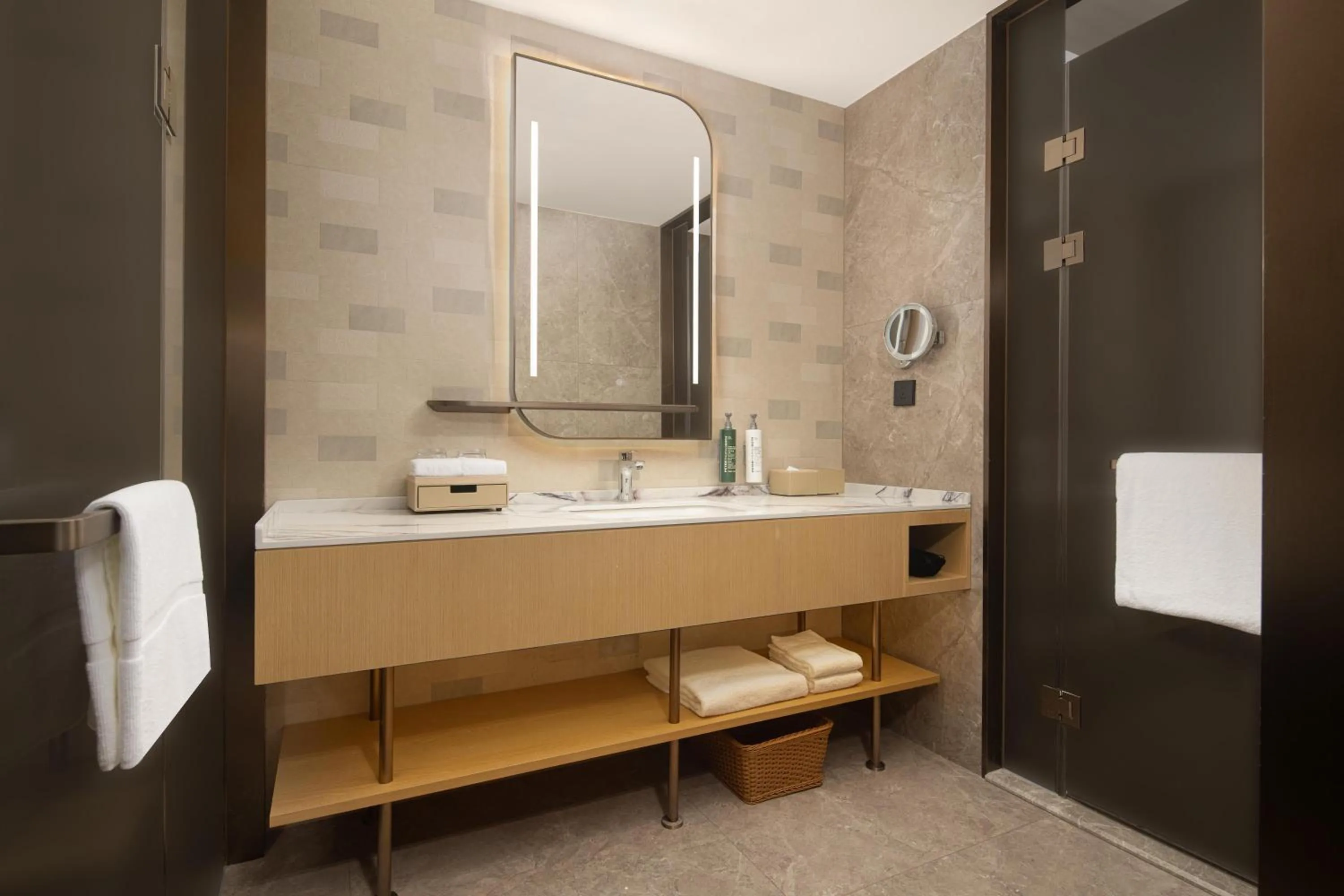 Bathroom in Hilton Garden Inn Hangzhou Fuyang Fuchun