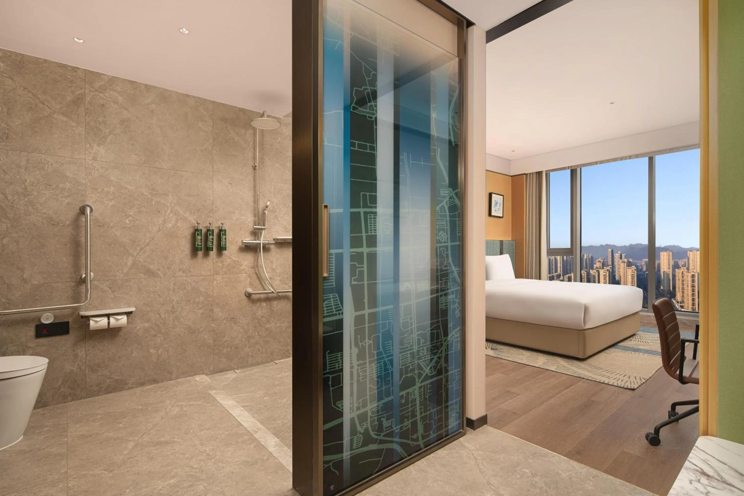 Bathroom, Bed in Hilton Garden Inn Hangzhou Fuyang Fuchun