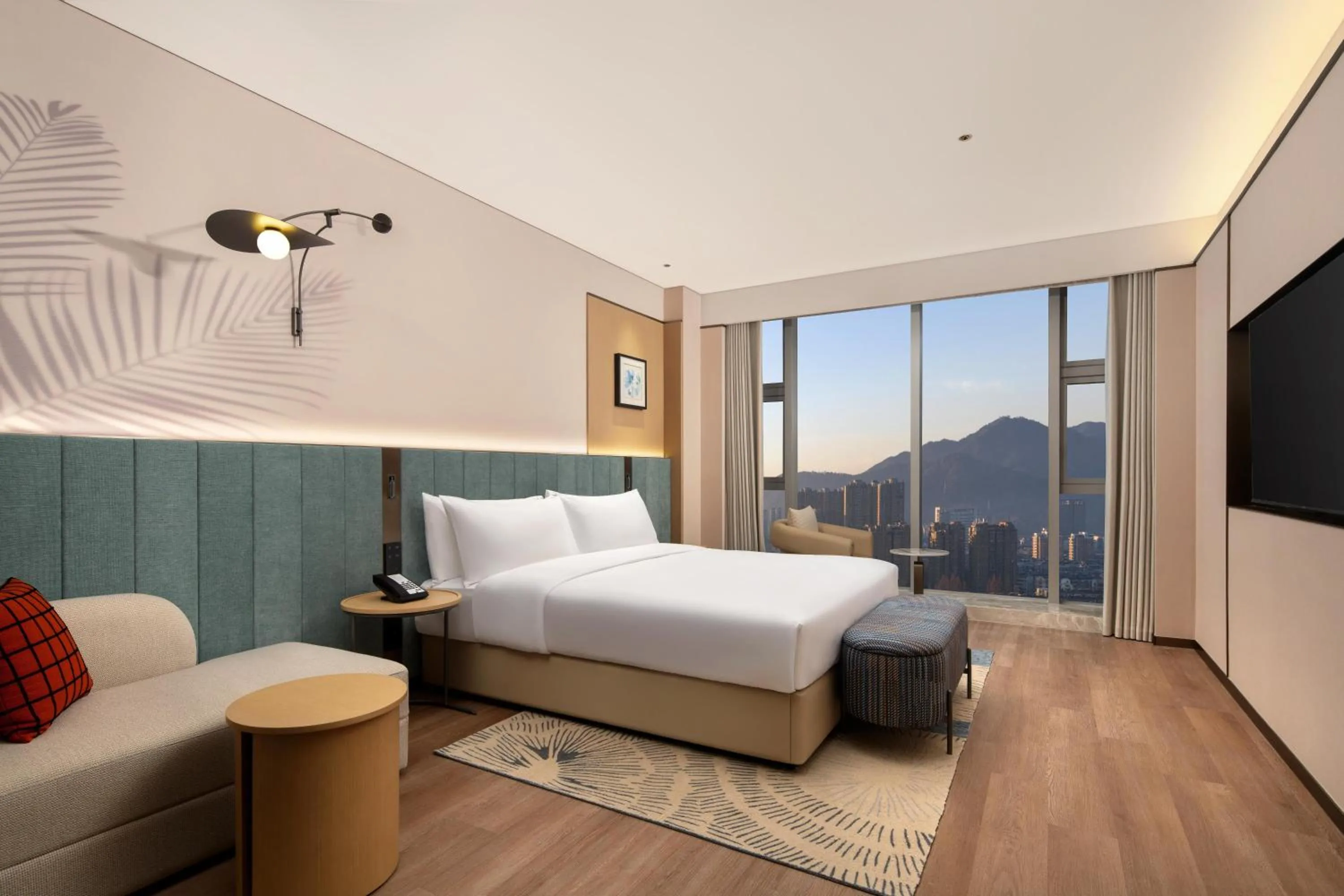 Bed in Hilton Garden Inn Hangzhou Fuyang Fuchun