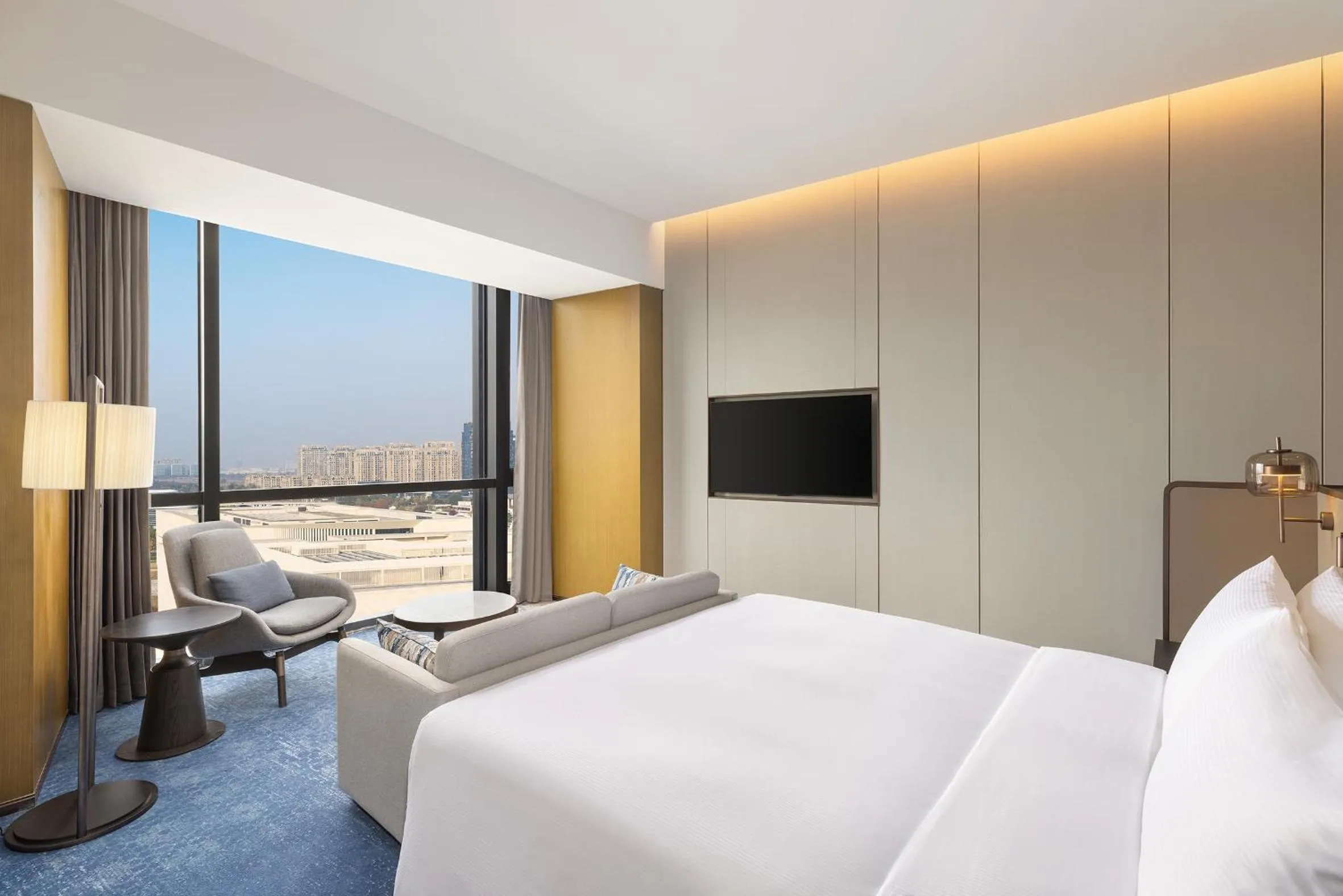 Bed in Hilton Shaoxing Hotel And Residences