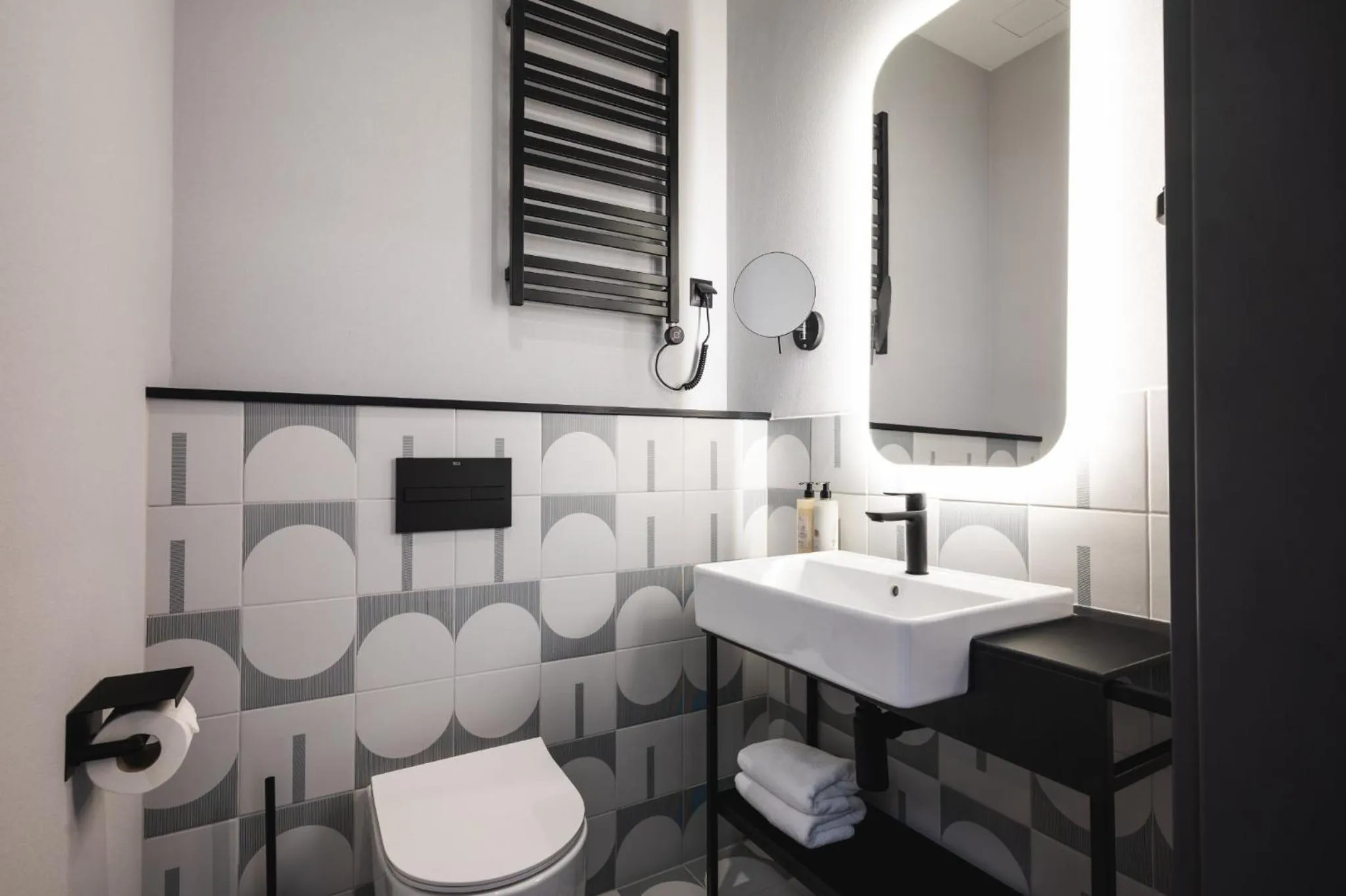 Toilet, Bed in Focus Hotel Premium Olsztyn
