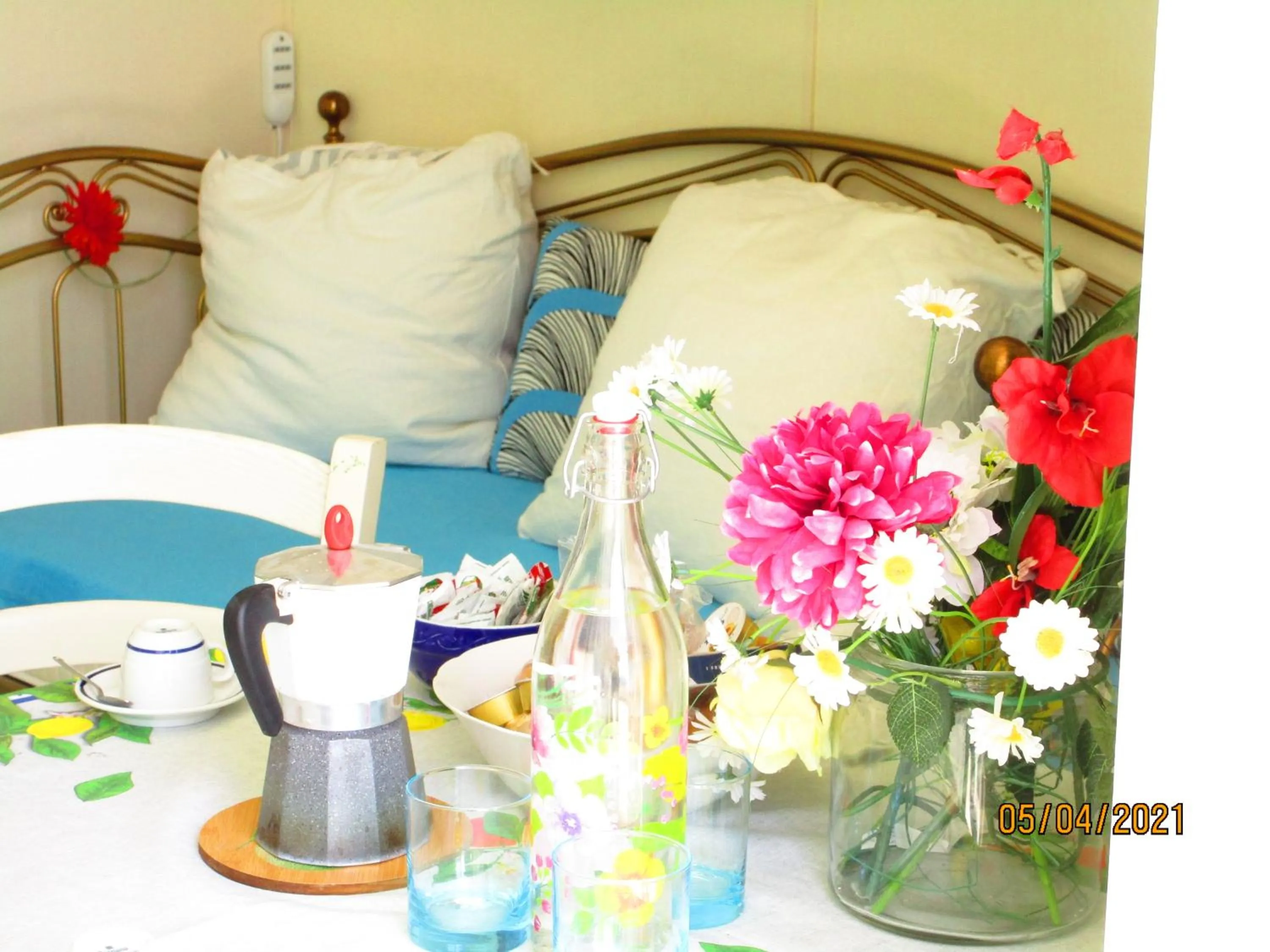 Photo of the whole room, Bed in Residenza Gennaro