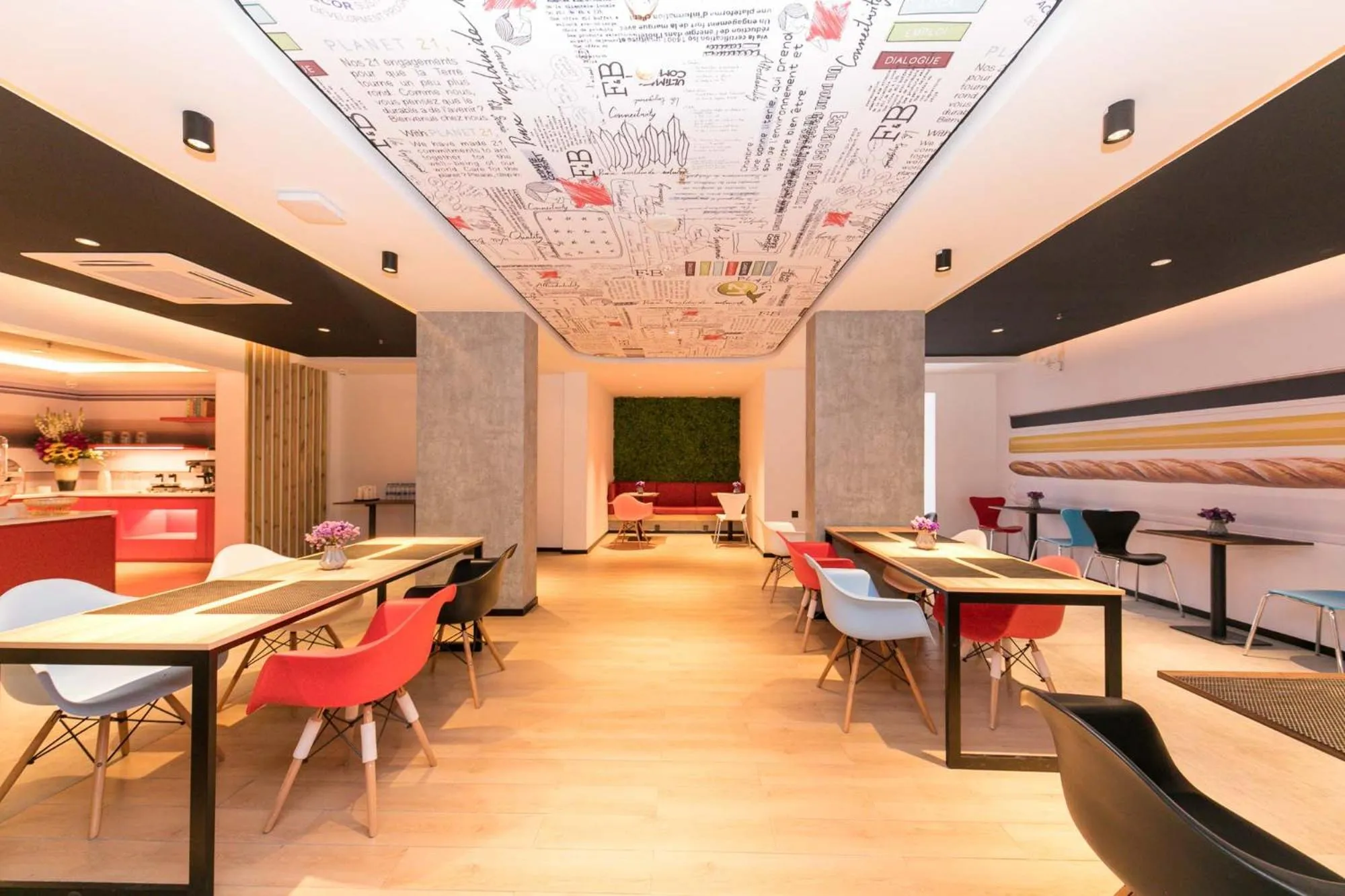 Restaurant/places to eat in Ibis Shanghai Caohejing Hongcao Road