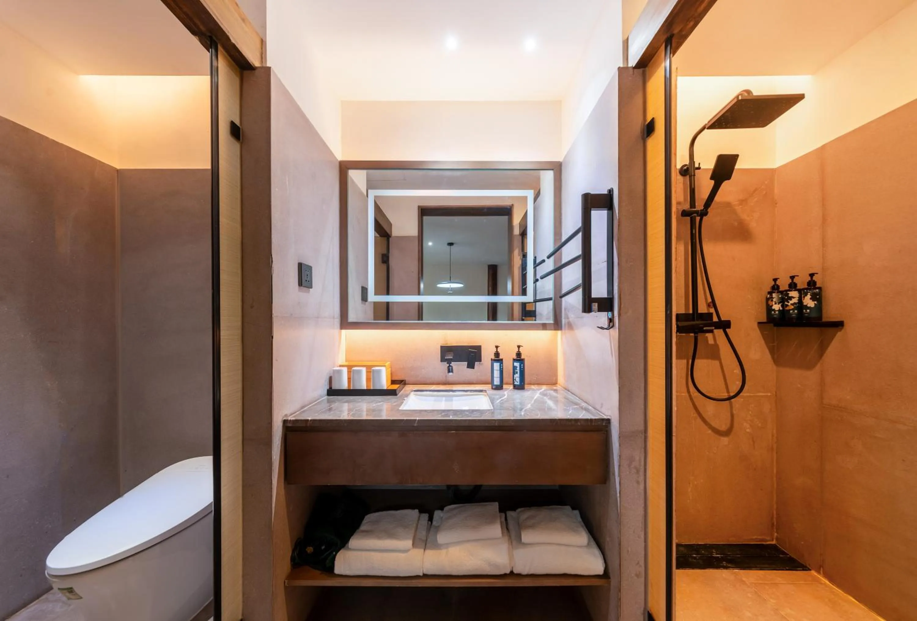 Blossom Hill Nanjing Laomendong - Zhuqueli