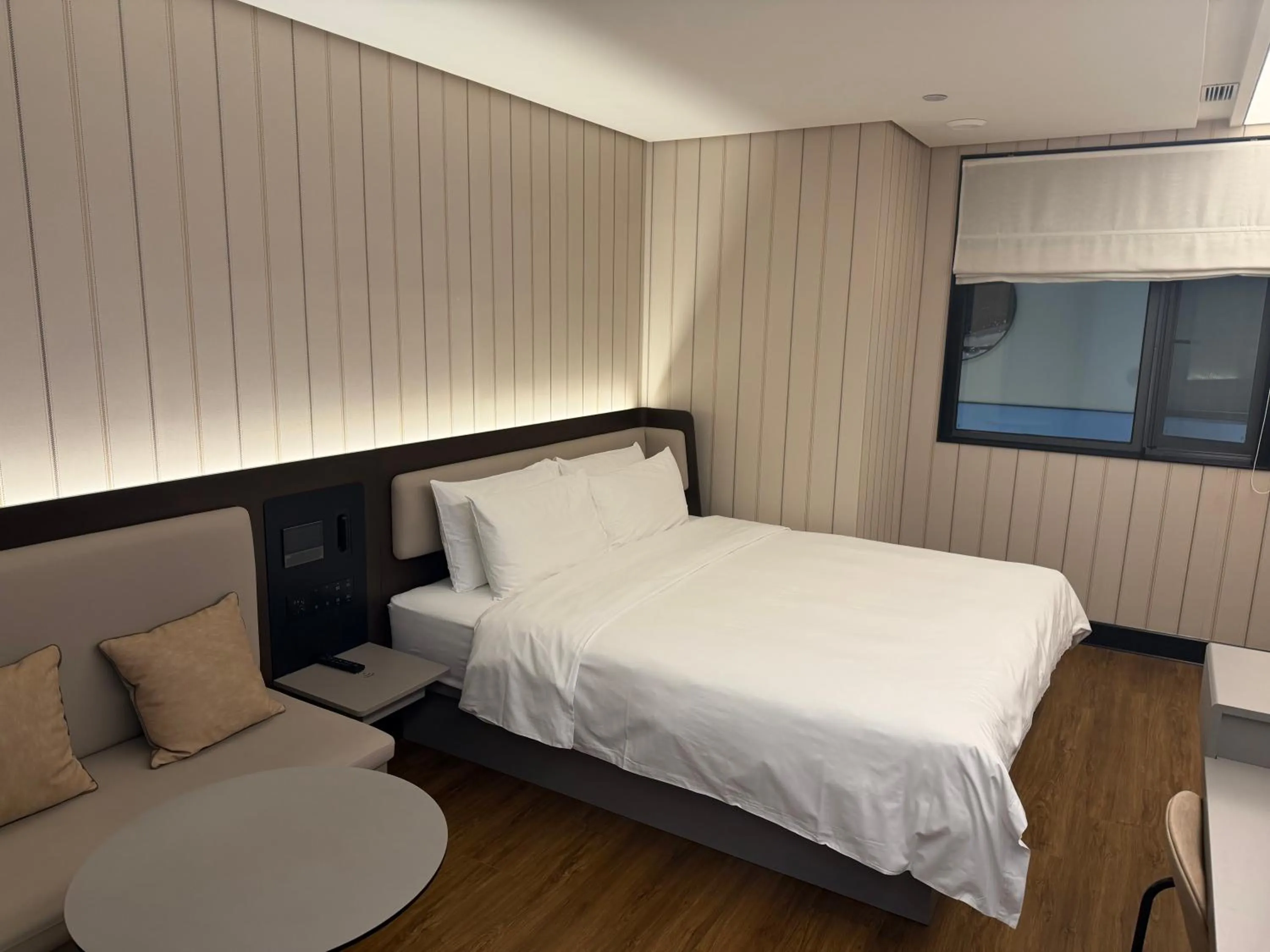 Bed in Hanting Hotel Suzhou Guanqian Street Chayuanchang Metro Station