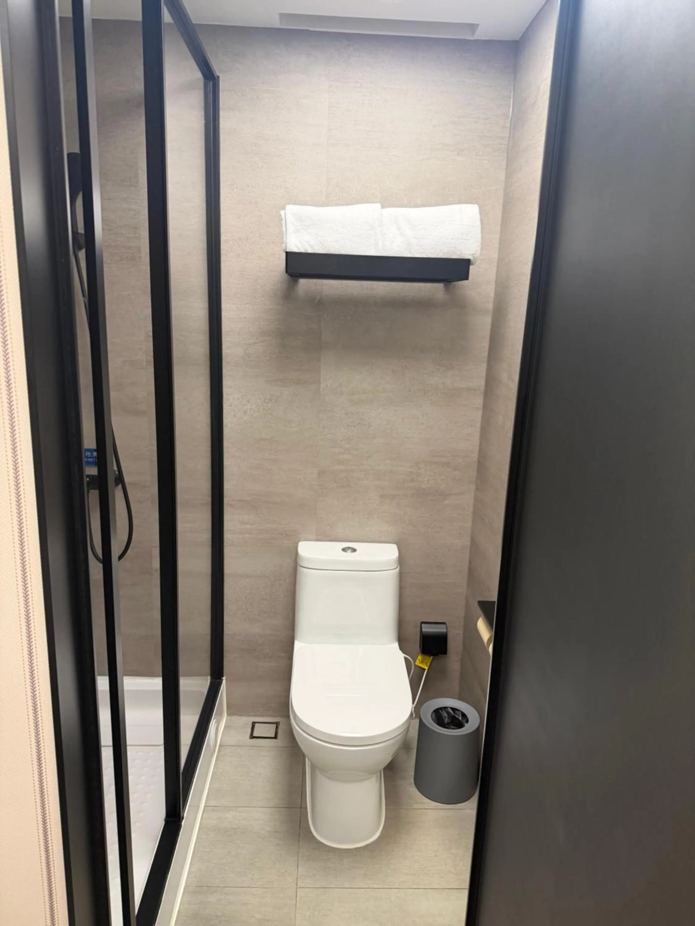 Double Room with Inner View in Hanting Hotel Suzhou Guanqian Street Chayuanchang Metro Station