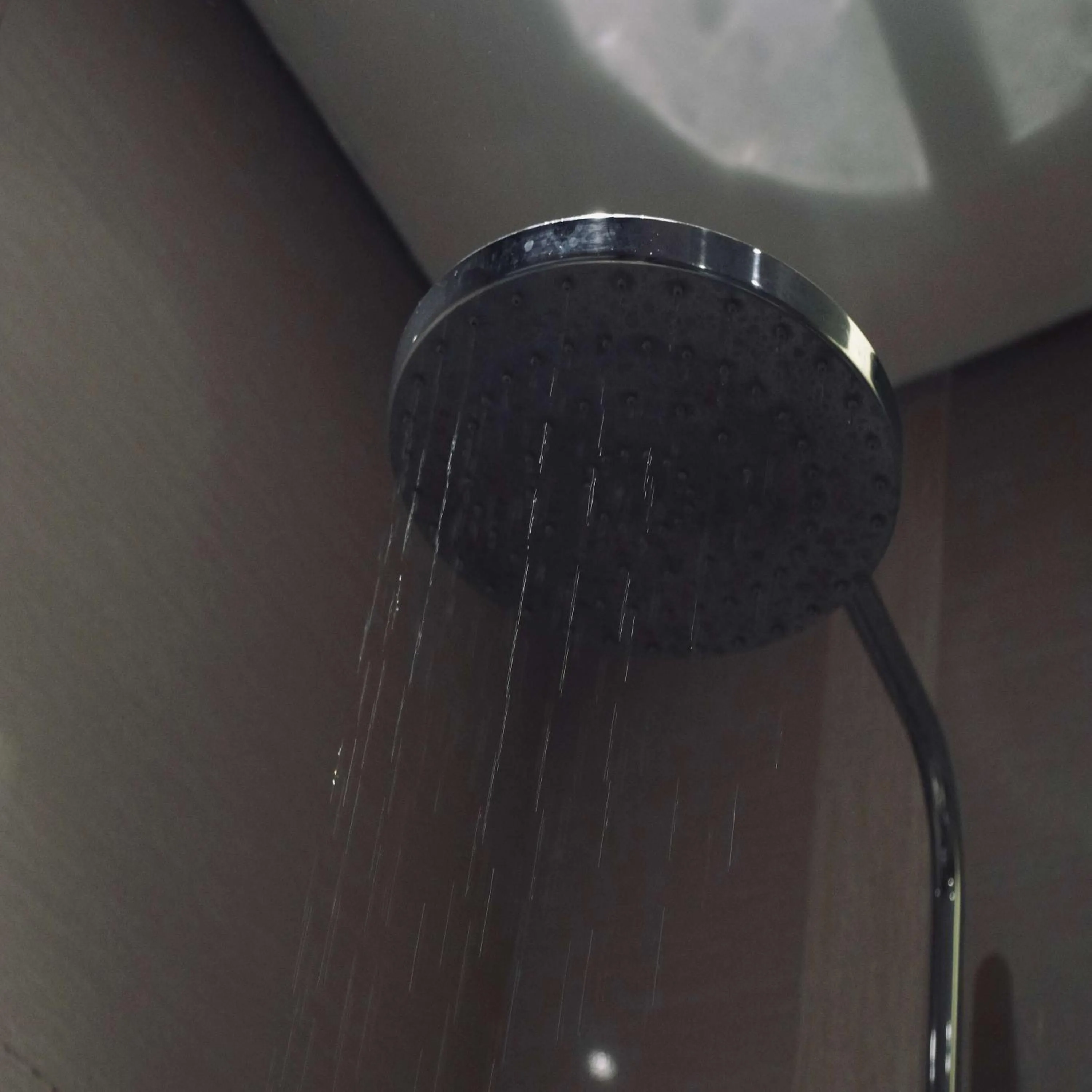 Shower in Clove Hotel Bandung