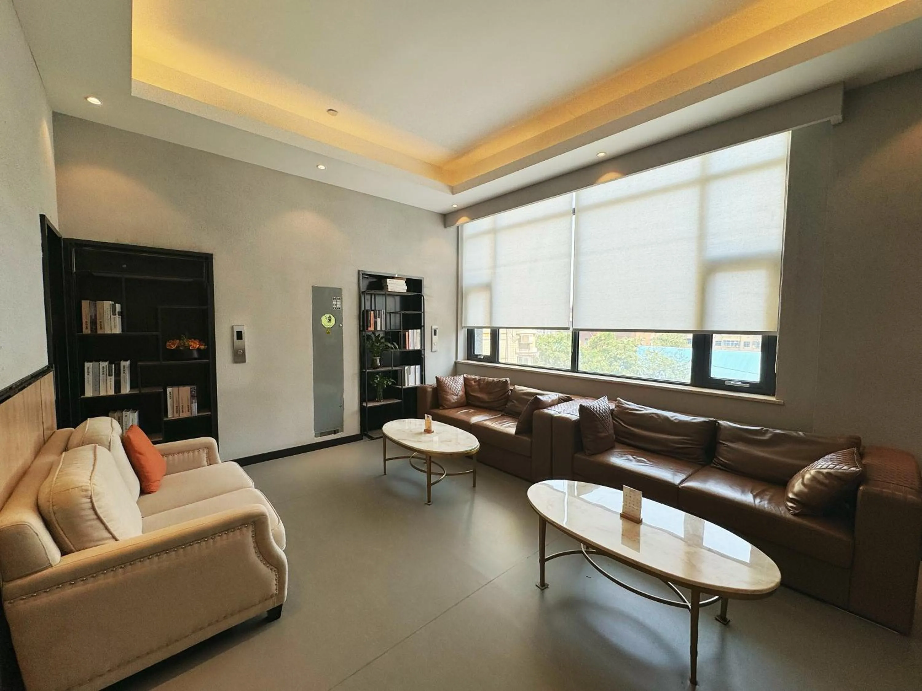 Lounge or bar in Madison Hotel Zhengzhou Erqi Square