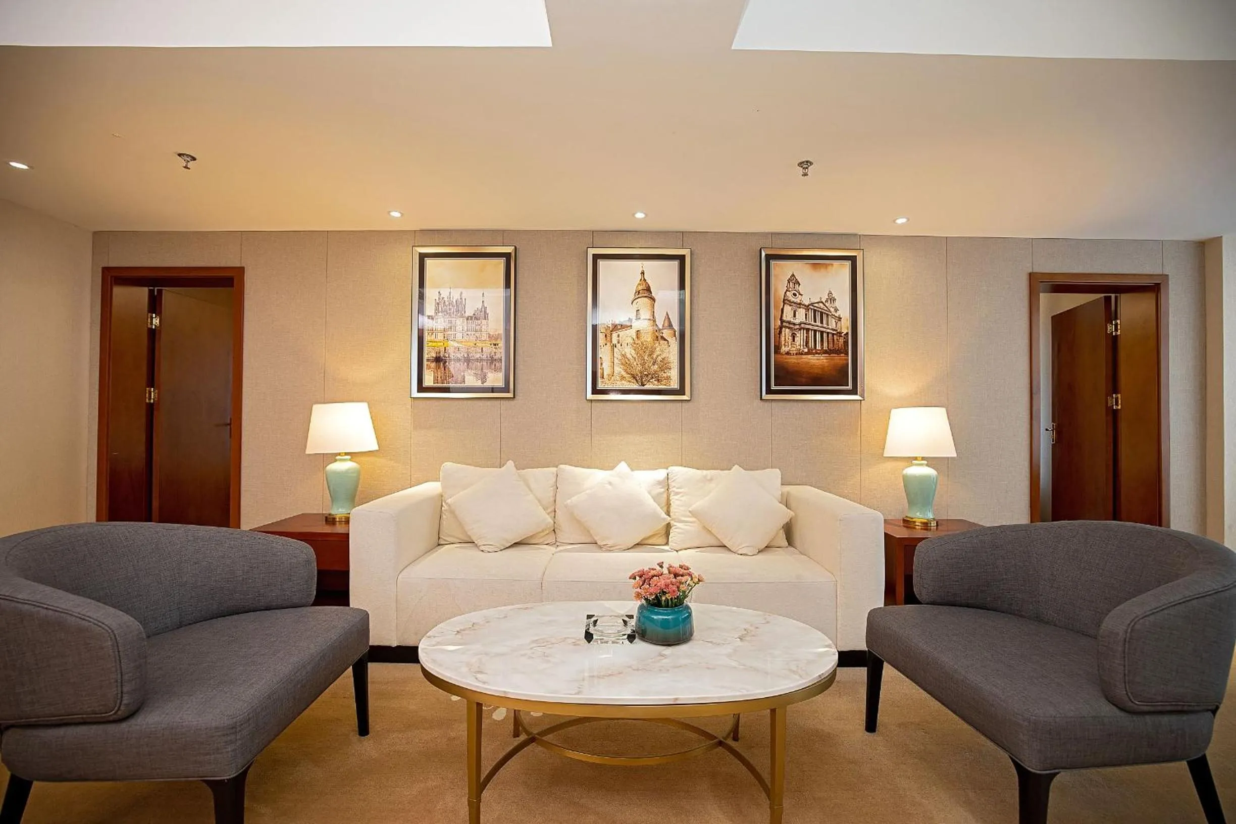 Living room in Madison Hotel Zhengzhou Erqi Square