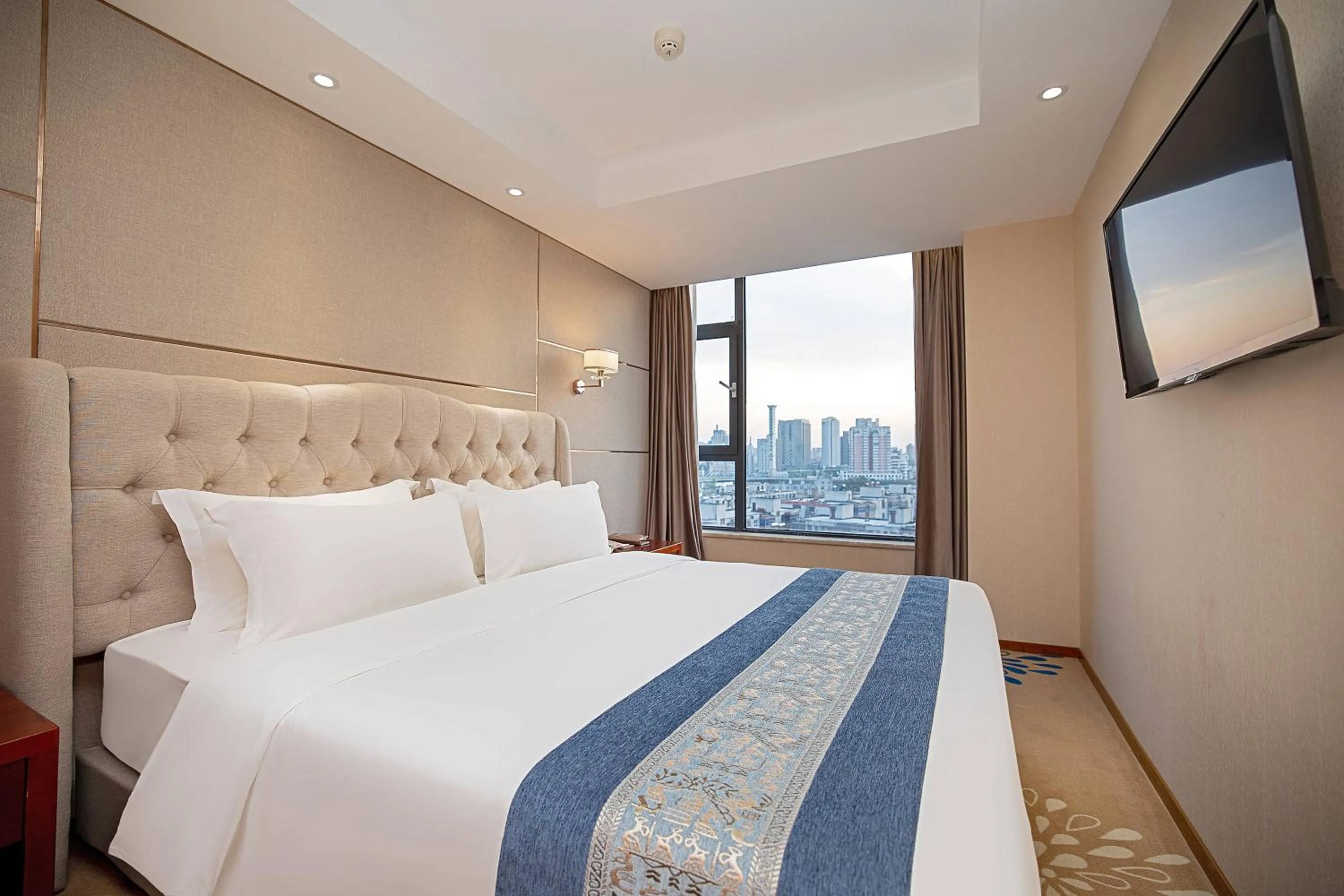 Bedroom, Bed in Madison Hotel Zhengzhou Erqi Square