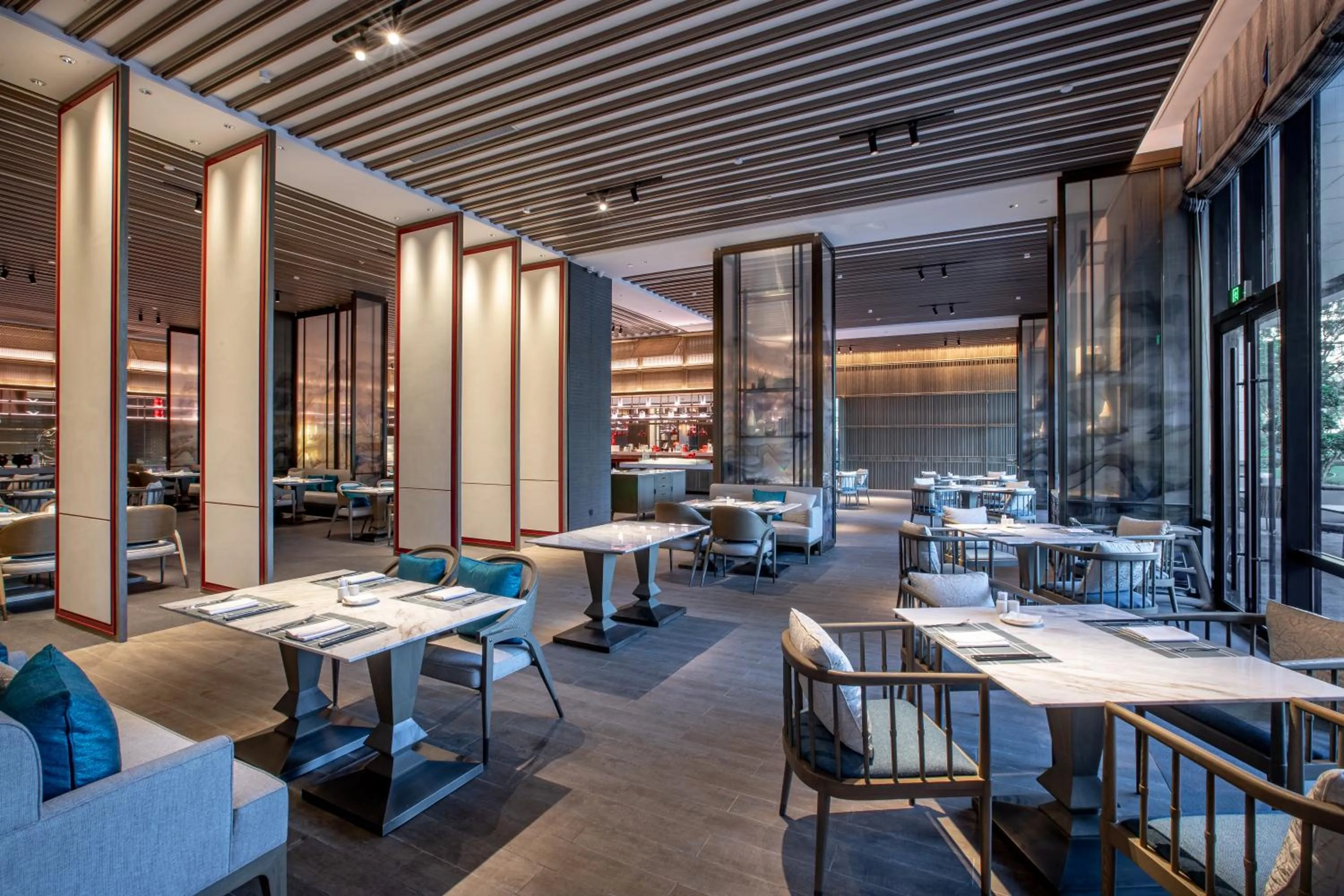 Restaurant/places to eat in Steigenberger Hotel Chongqing