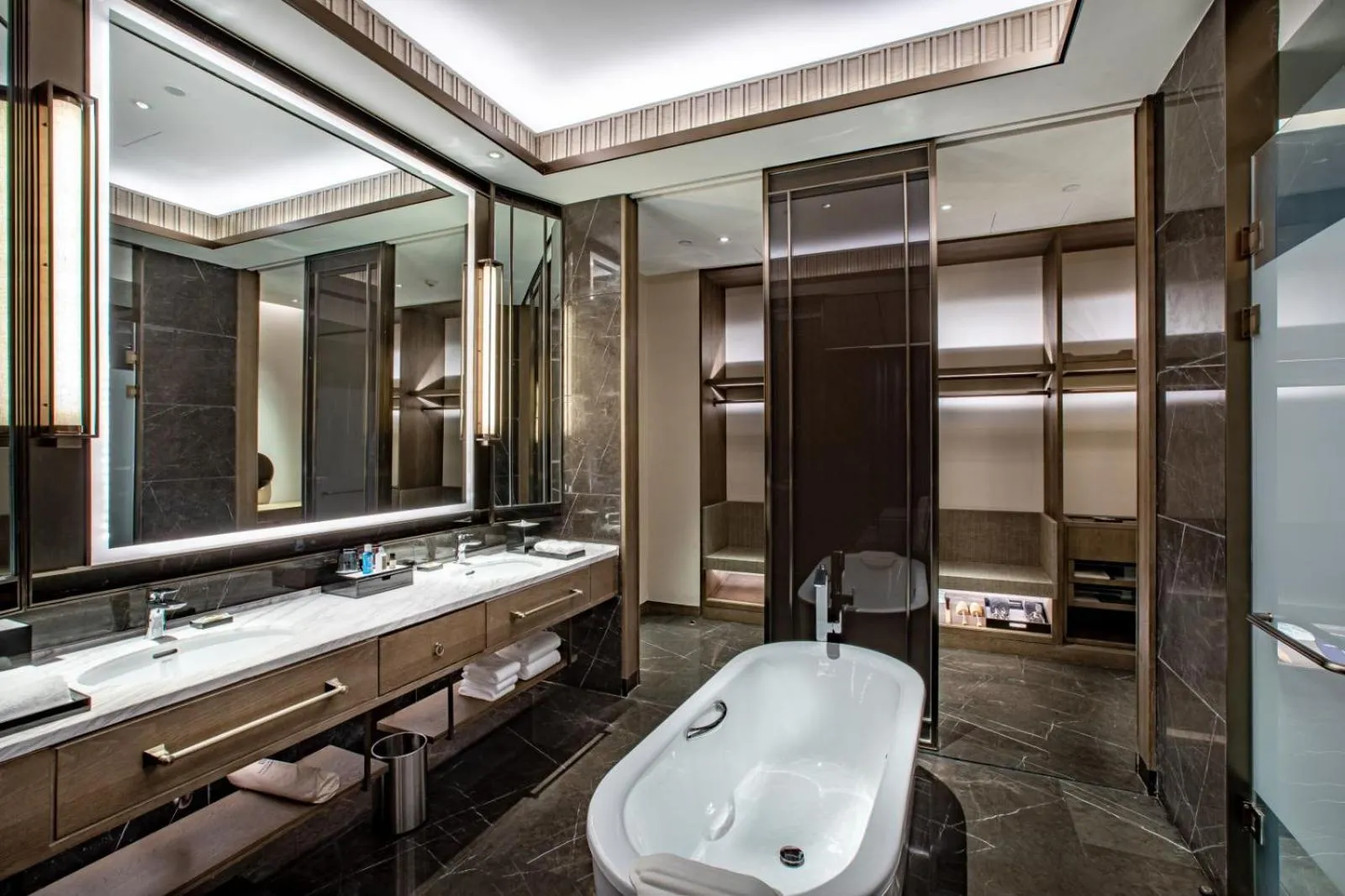 Toilet in Steigenberger Hotel Chongqing