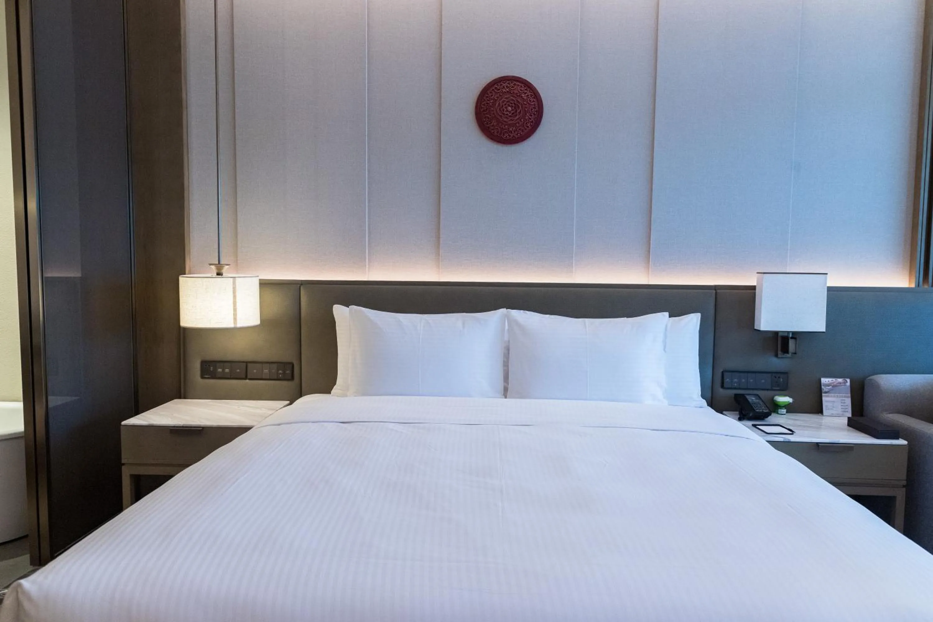 Property building, Bed in Steigenberger Hotel Chongqing