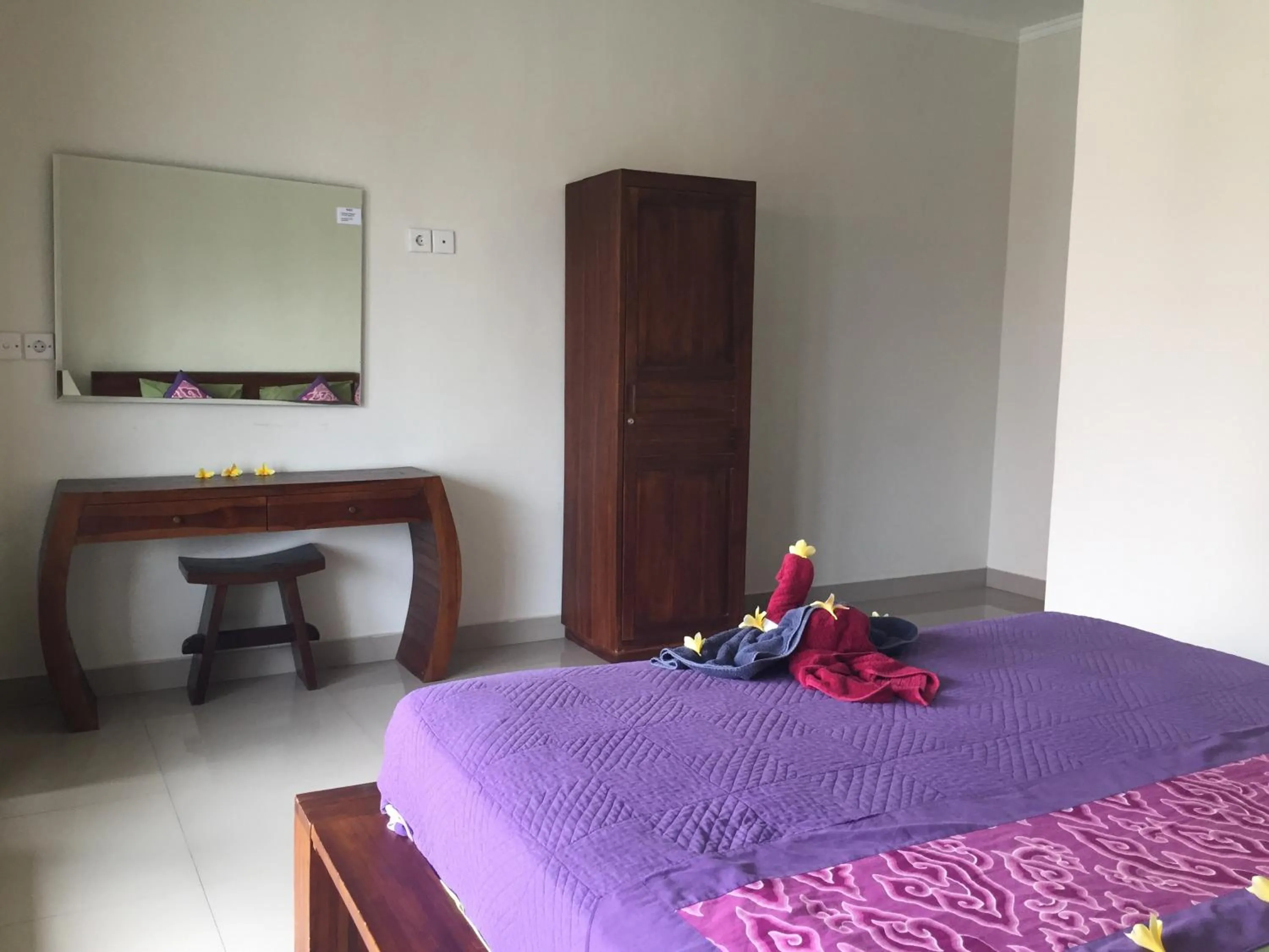 Bed in Merthayasa Bungalow 2