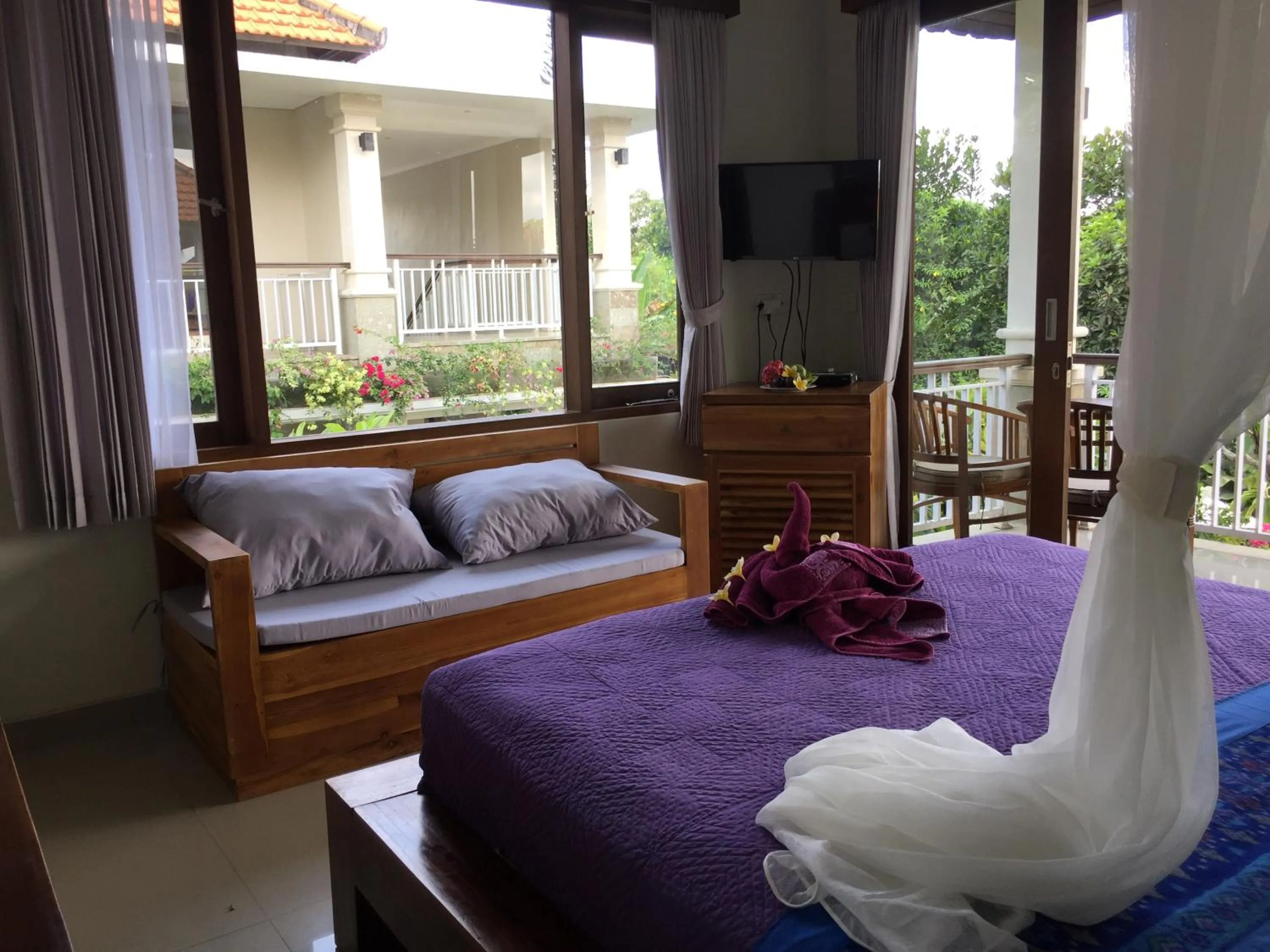 Bed in Merthayasa Bungalow 2