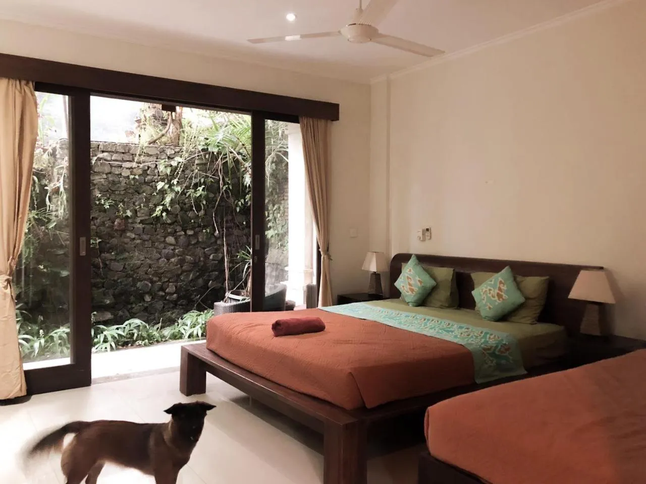 Bed in Merthayasa Bungalow 2