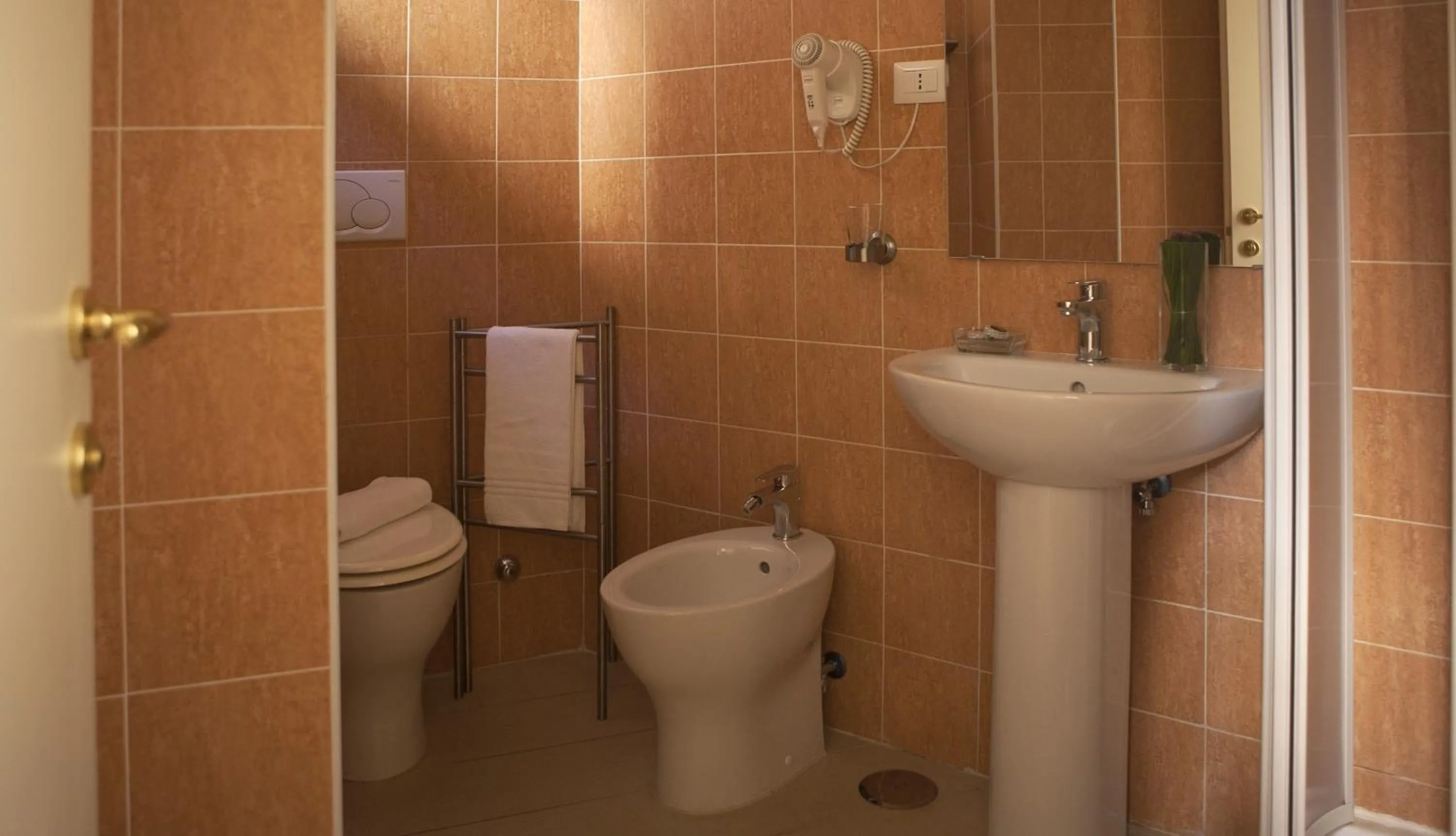 Bathroom in Best Suites Pantheon