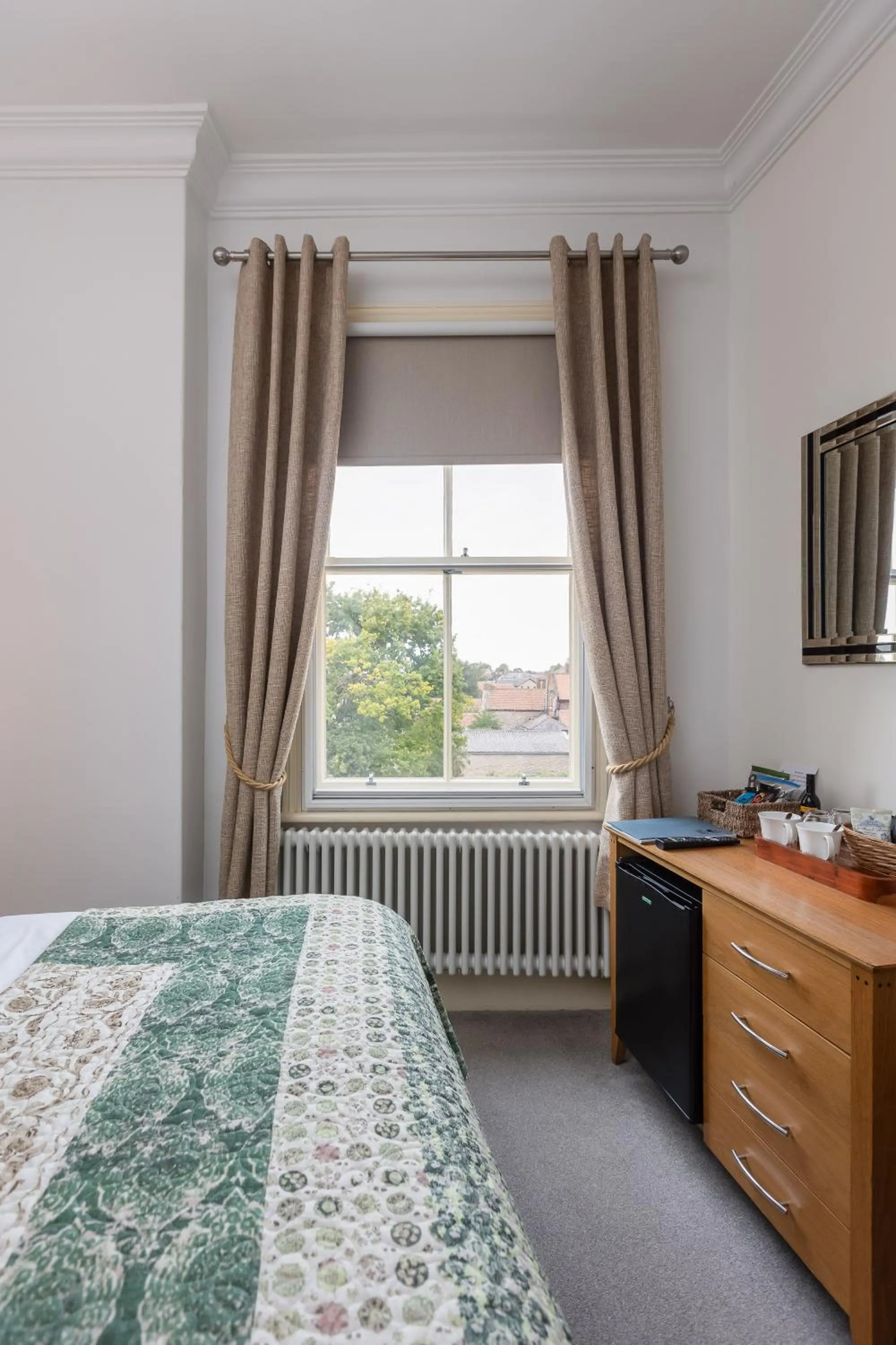 Coffee/tea facilities, Bed in The Black Swan Inn