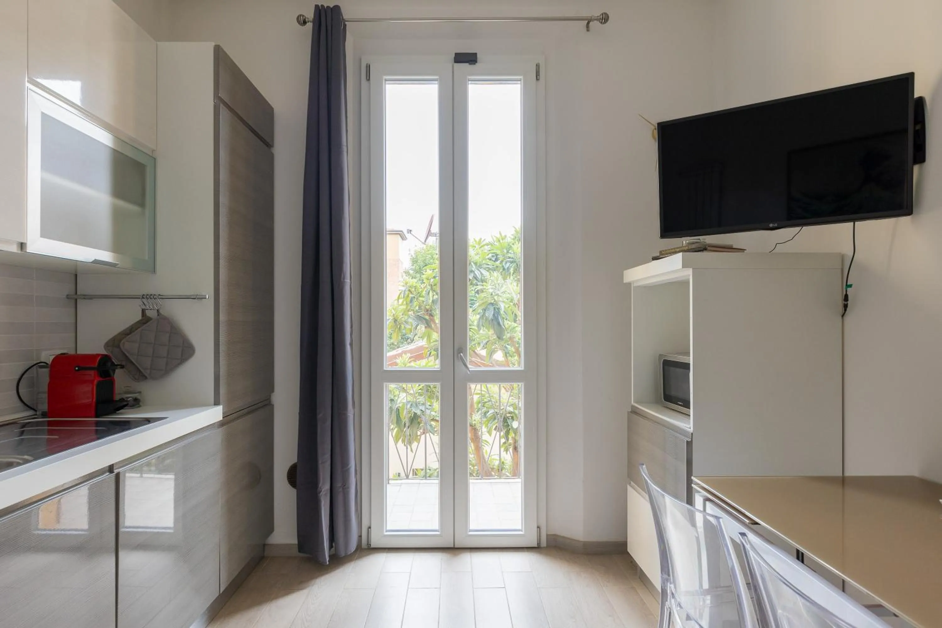 Kitchen or kitchenette in Bologna Suite