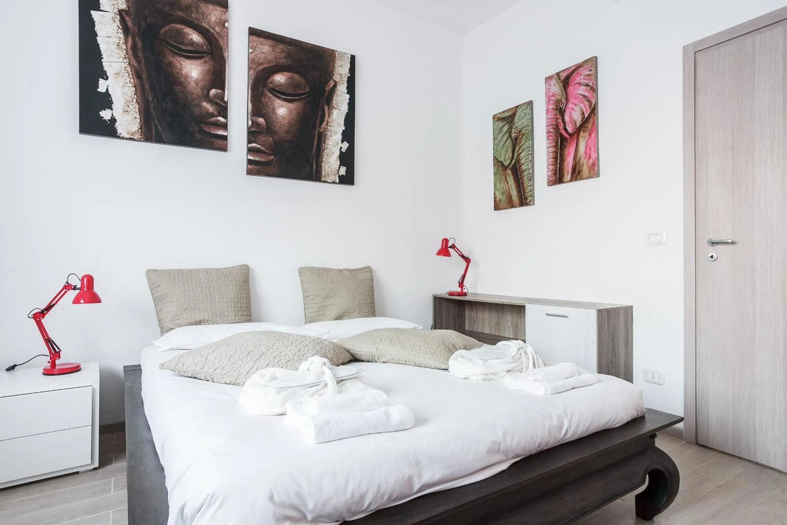 Bedroom, Bed in Bologna Suite