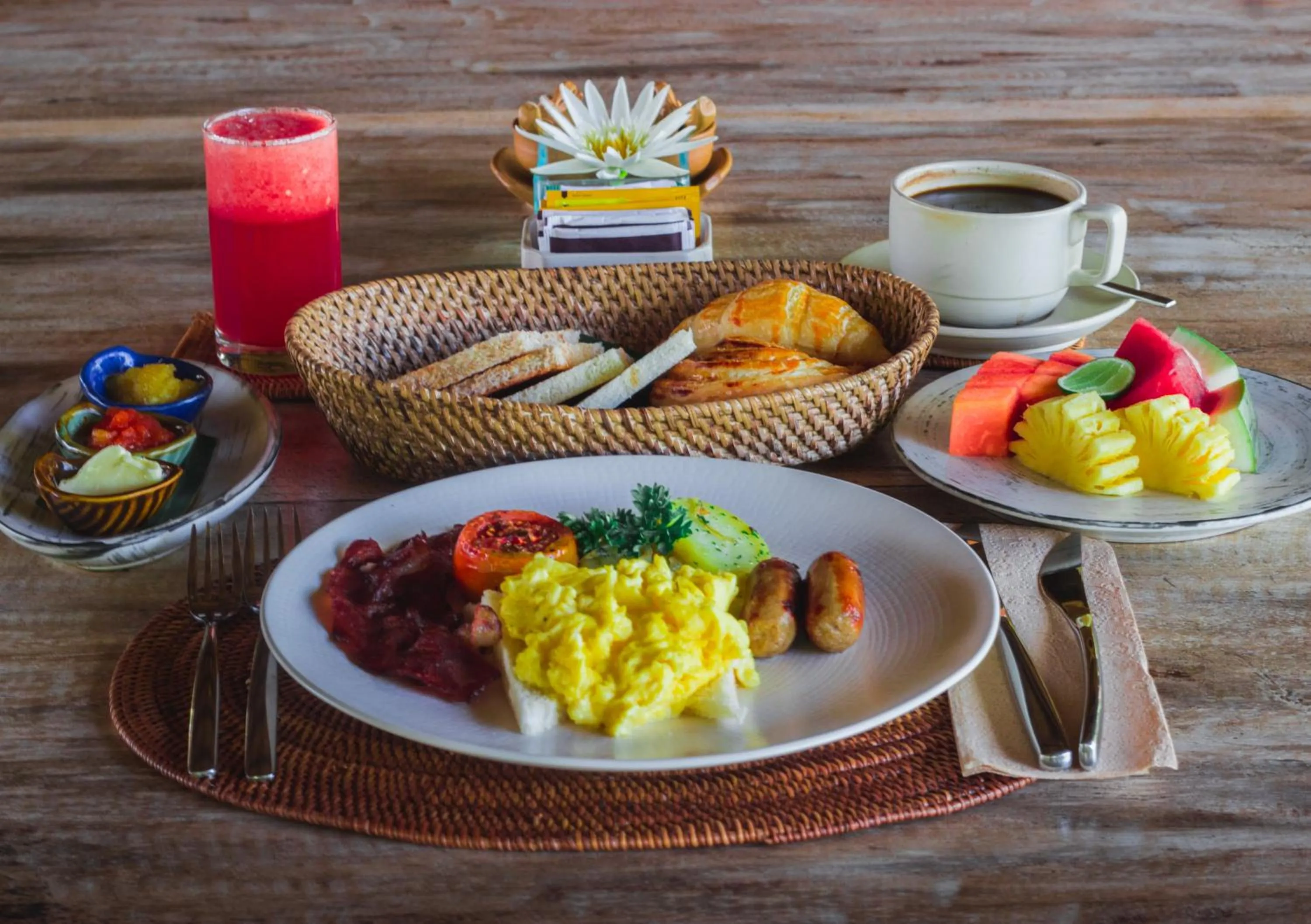 American breakfast in De Klumpu Bali Eco Tradi Stay