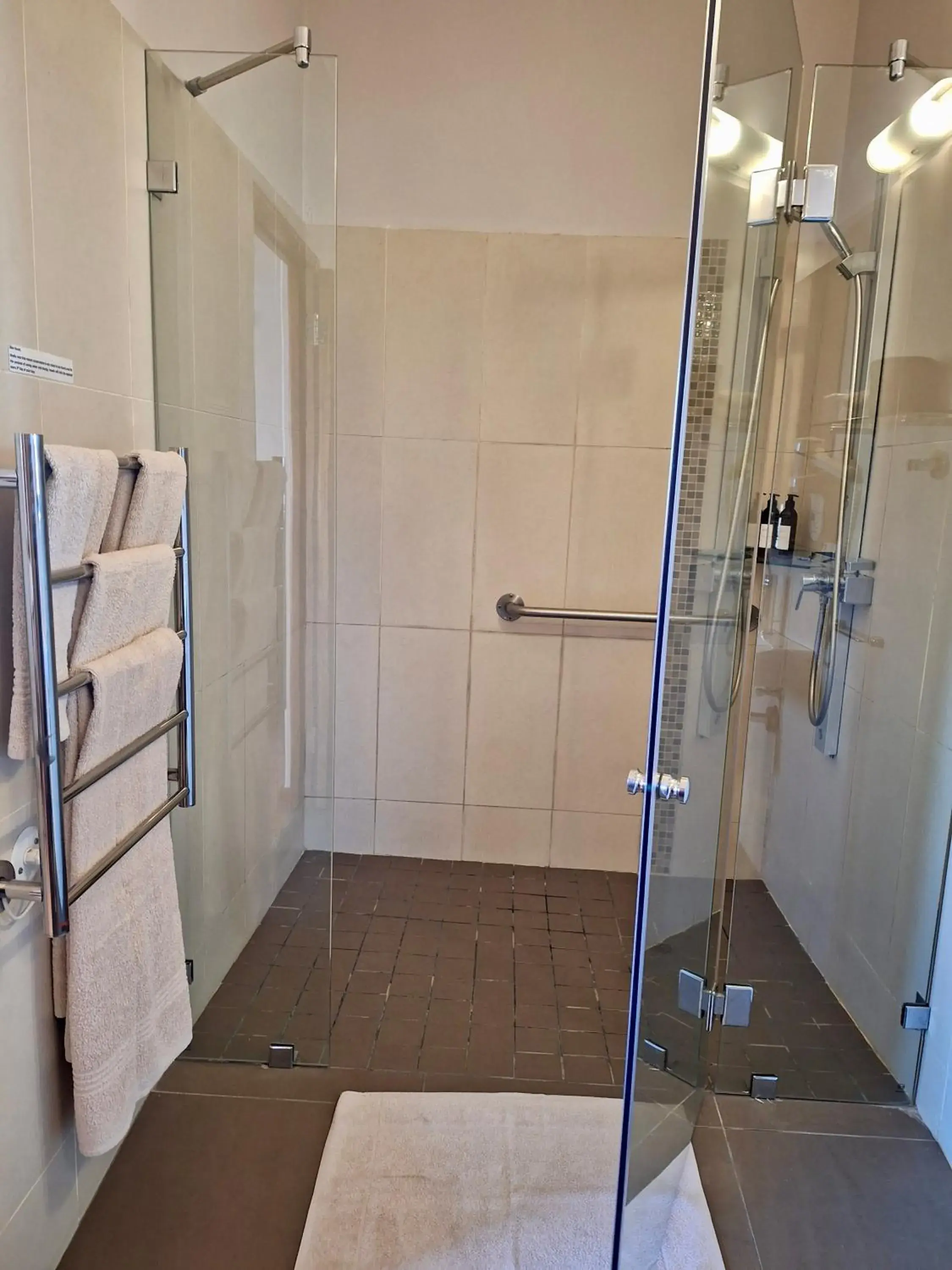 Twin Room - Disability Access in Lovane Boutique Wine Estate and Guesthouse Twin Room - Disability Access in Lovane Boutique Wine Estate and Guesthouse