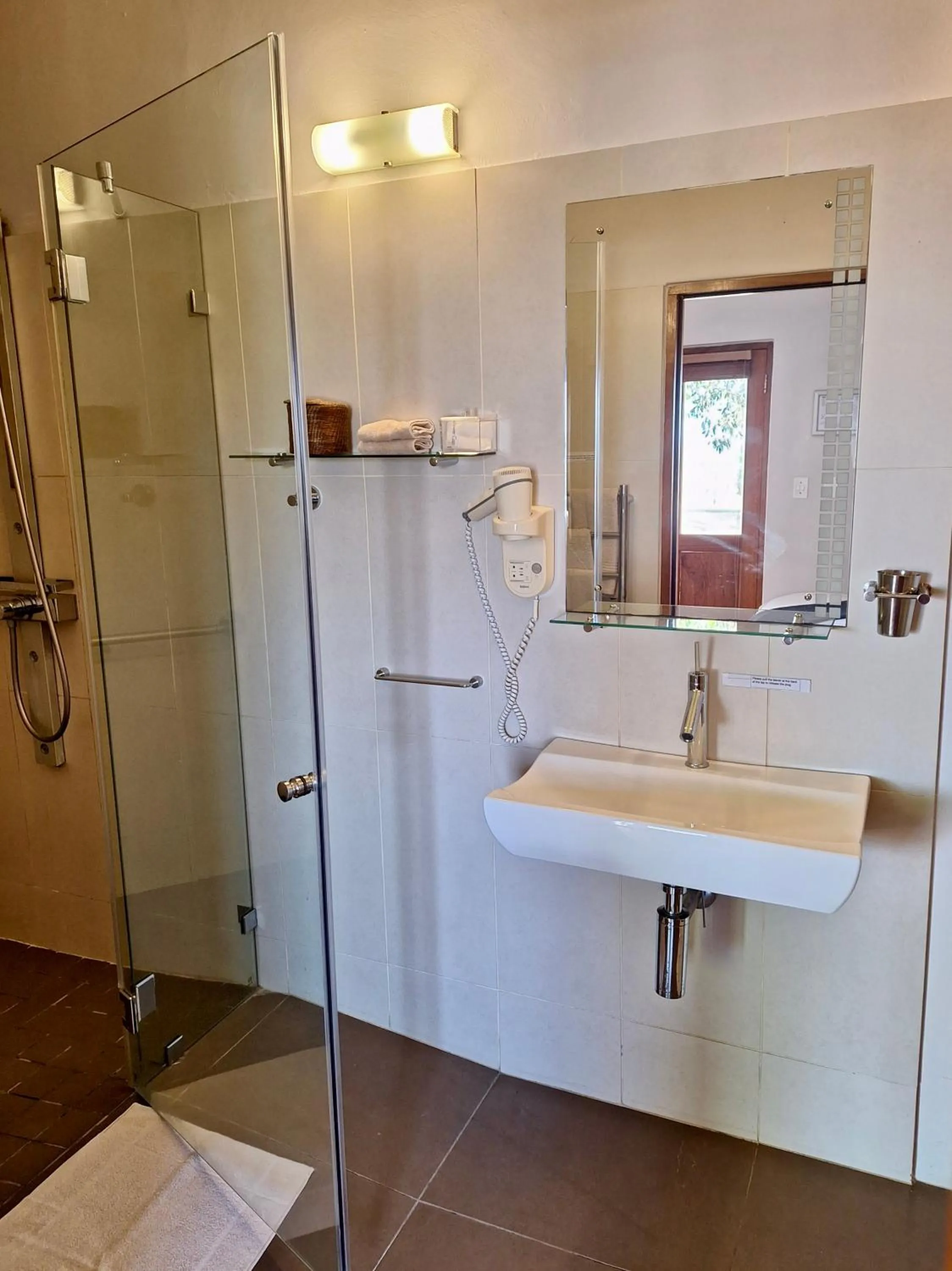 Shower in Lovane Boutique Wine Estate and Guesthouse