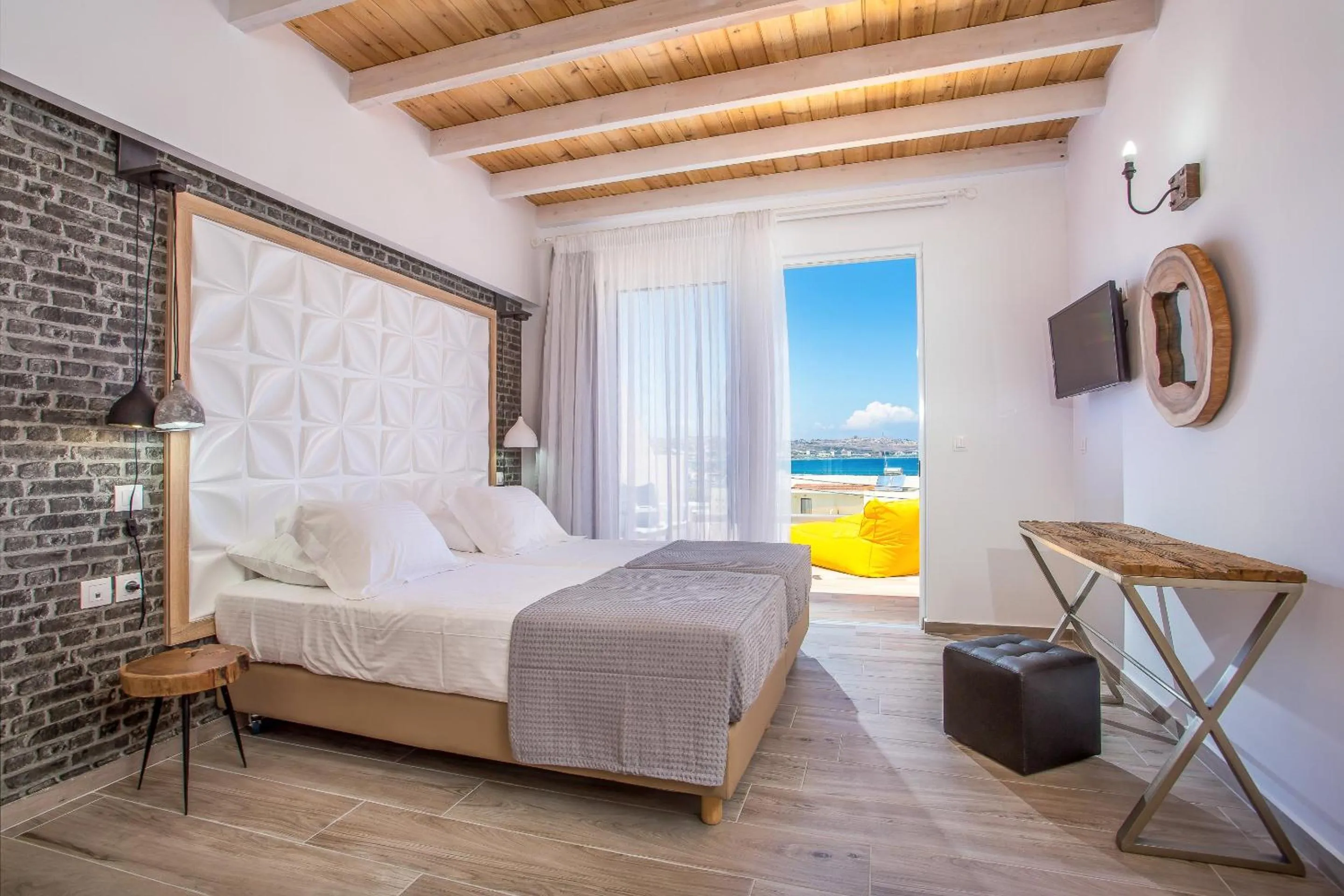 TV and multimedia, Bed in Moscha Hotel